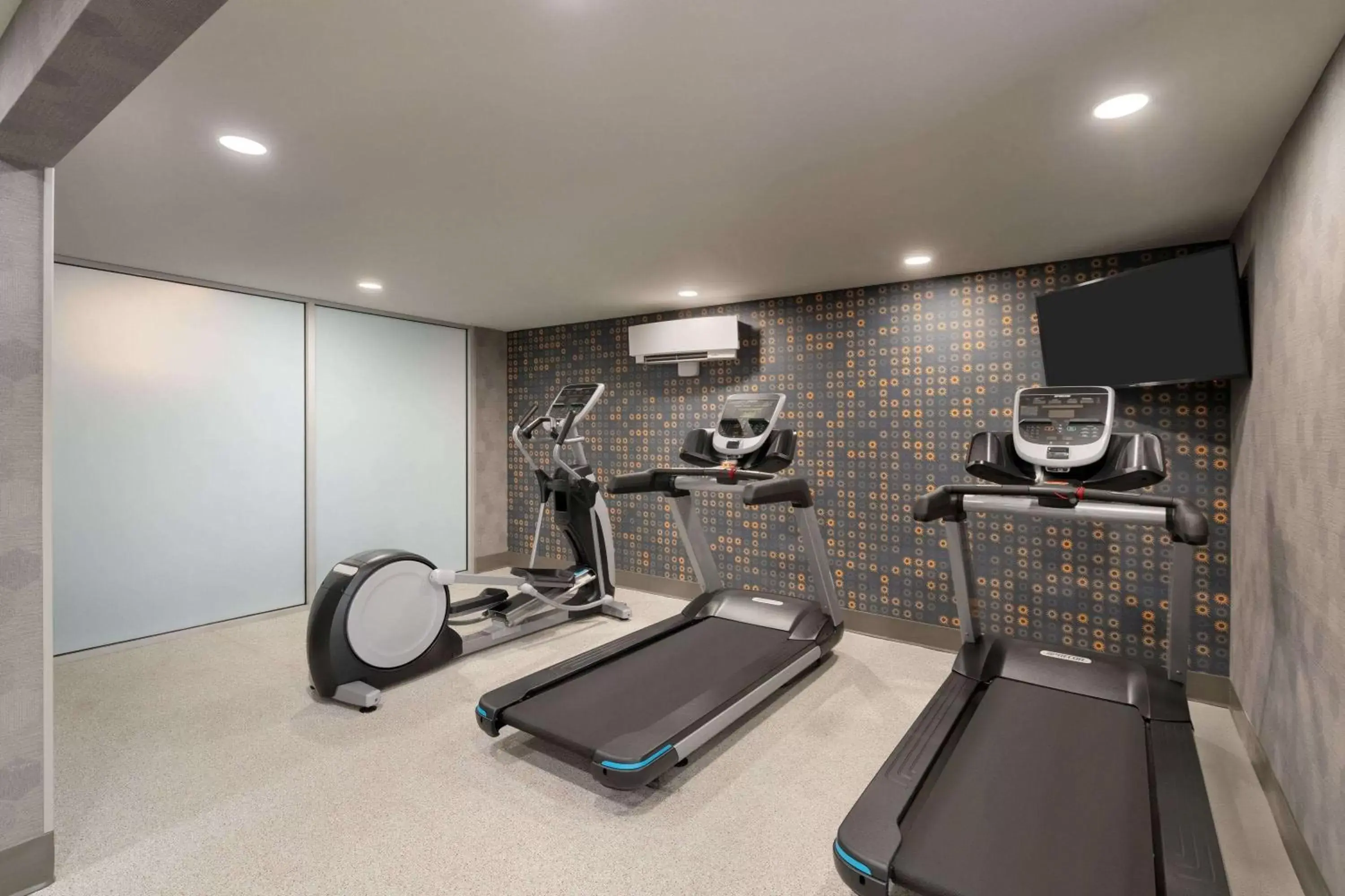 Fitness centre/facilities, Fitness Center/Facilities in La Quinta Inn & Suites by Wyndham Springfield