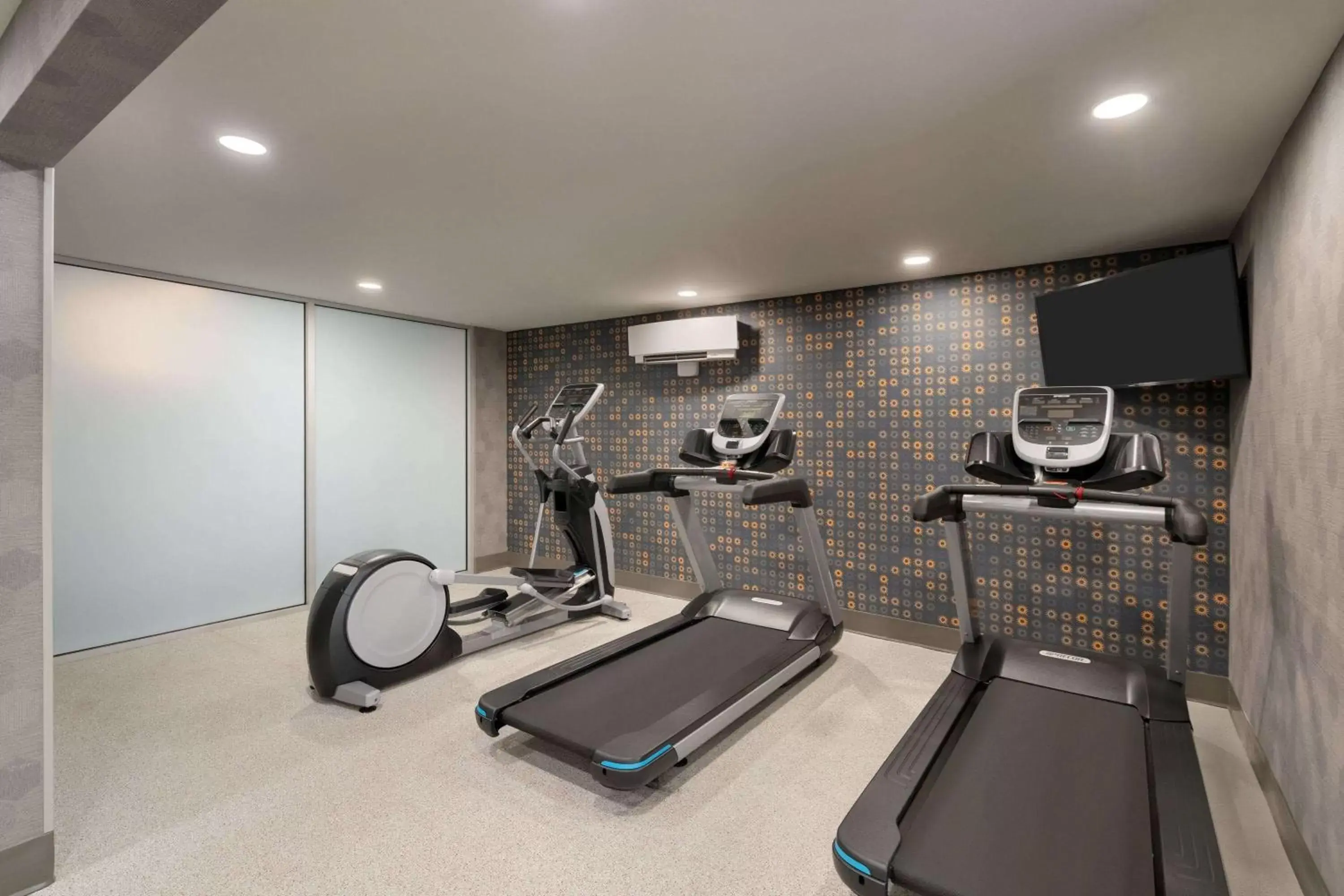 Fitness centre/facilities in La Quinta Inn & Suites by Wyndham Springfield Fitness centre/facilities in La Quinta Inn & Suites by Wyndham Springfield
