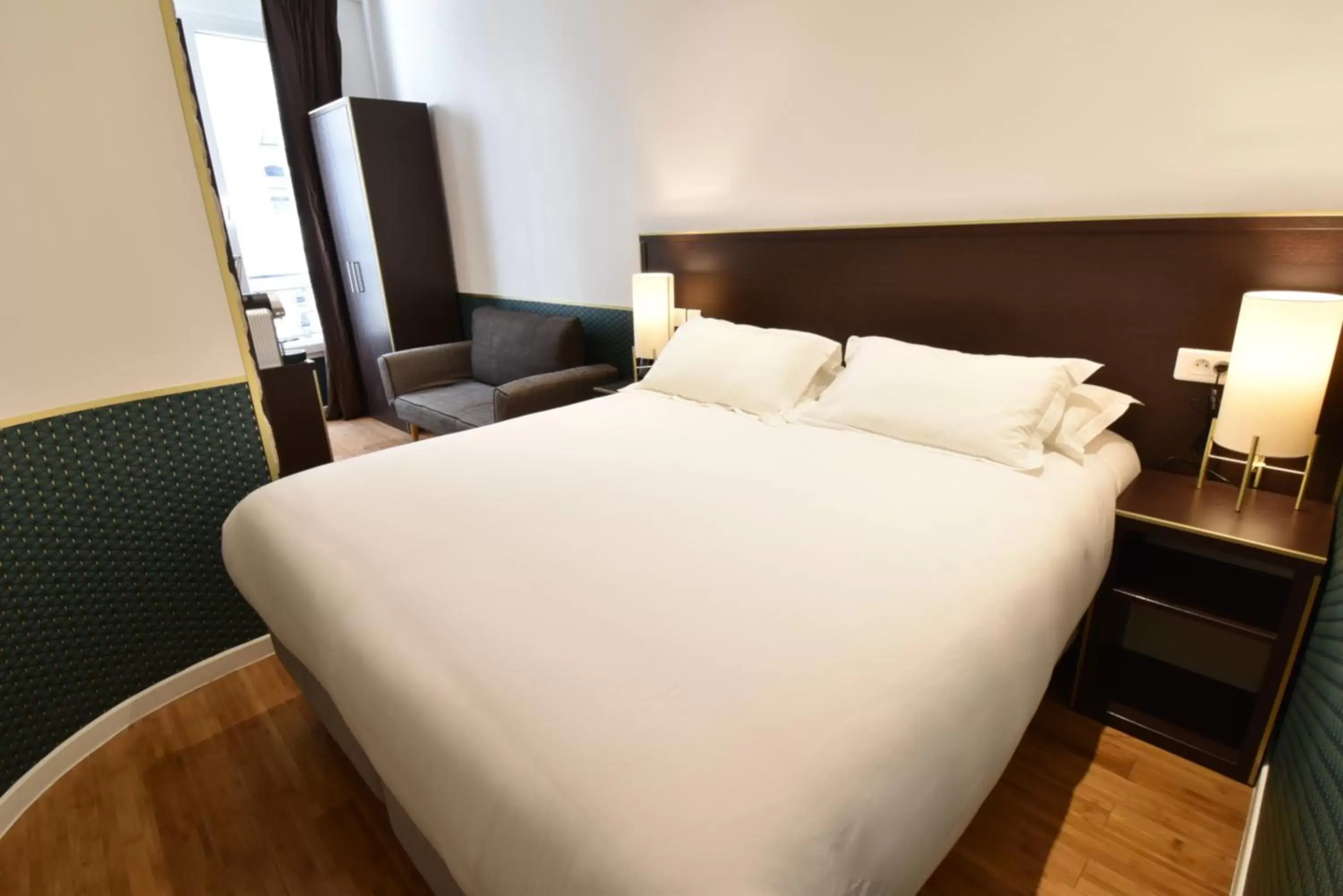 Bed in Hôtel Bonne Nouvelle