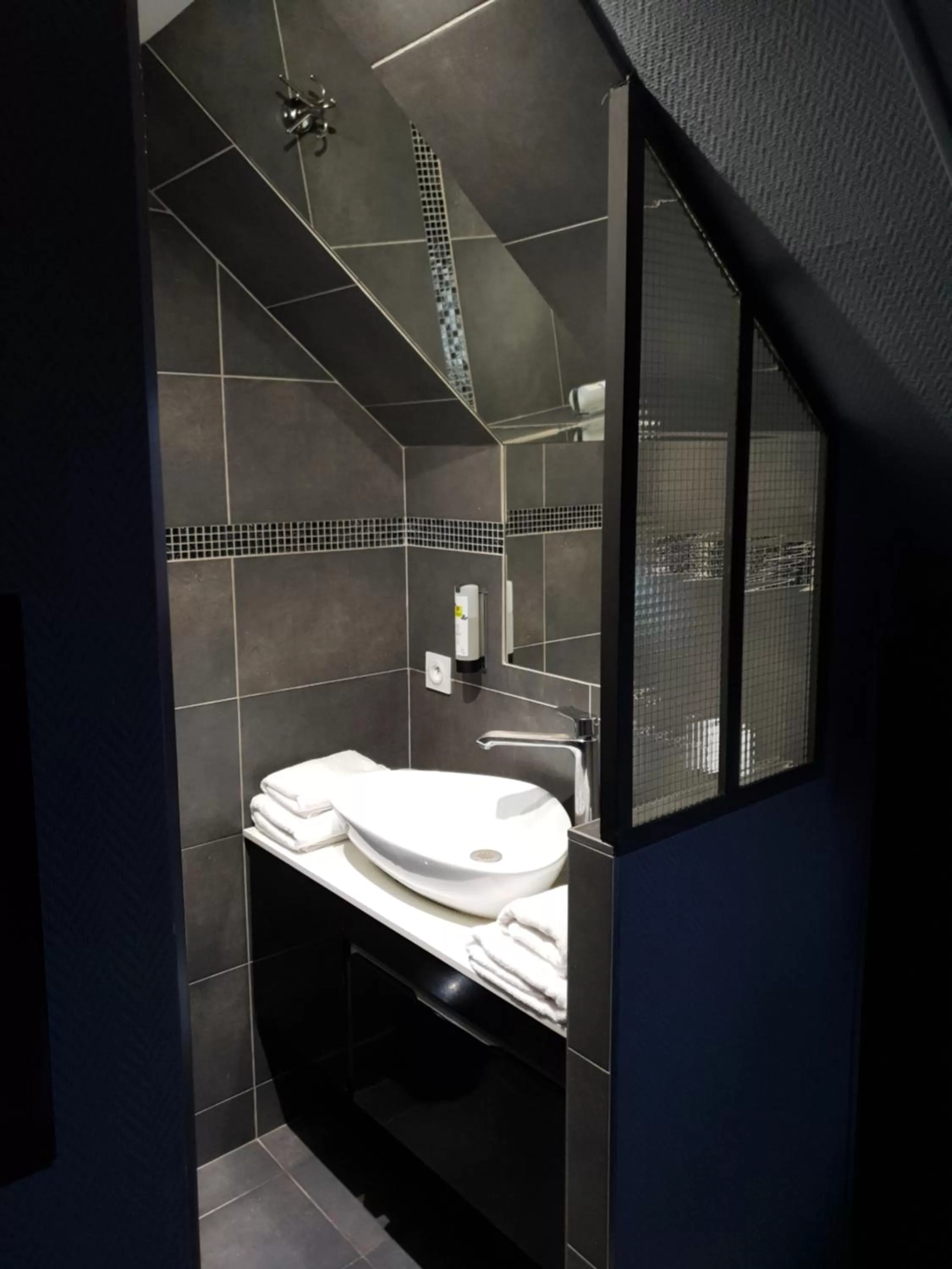 Hotel restaurant La Pêcherie - Le manoir d'à coté - Les 5 ruches -Logis hôtels