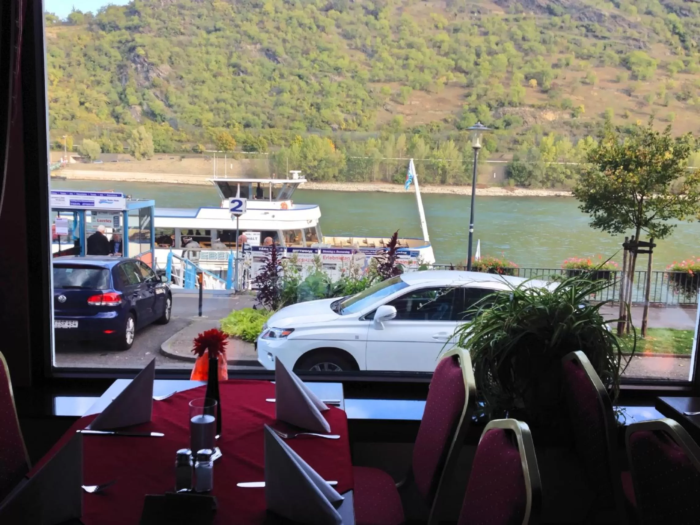 Communal lounge/ TV room in Hotel Rheinlust