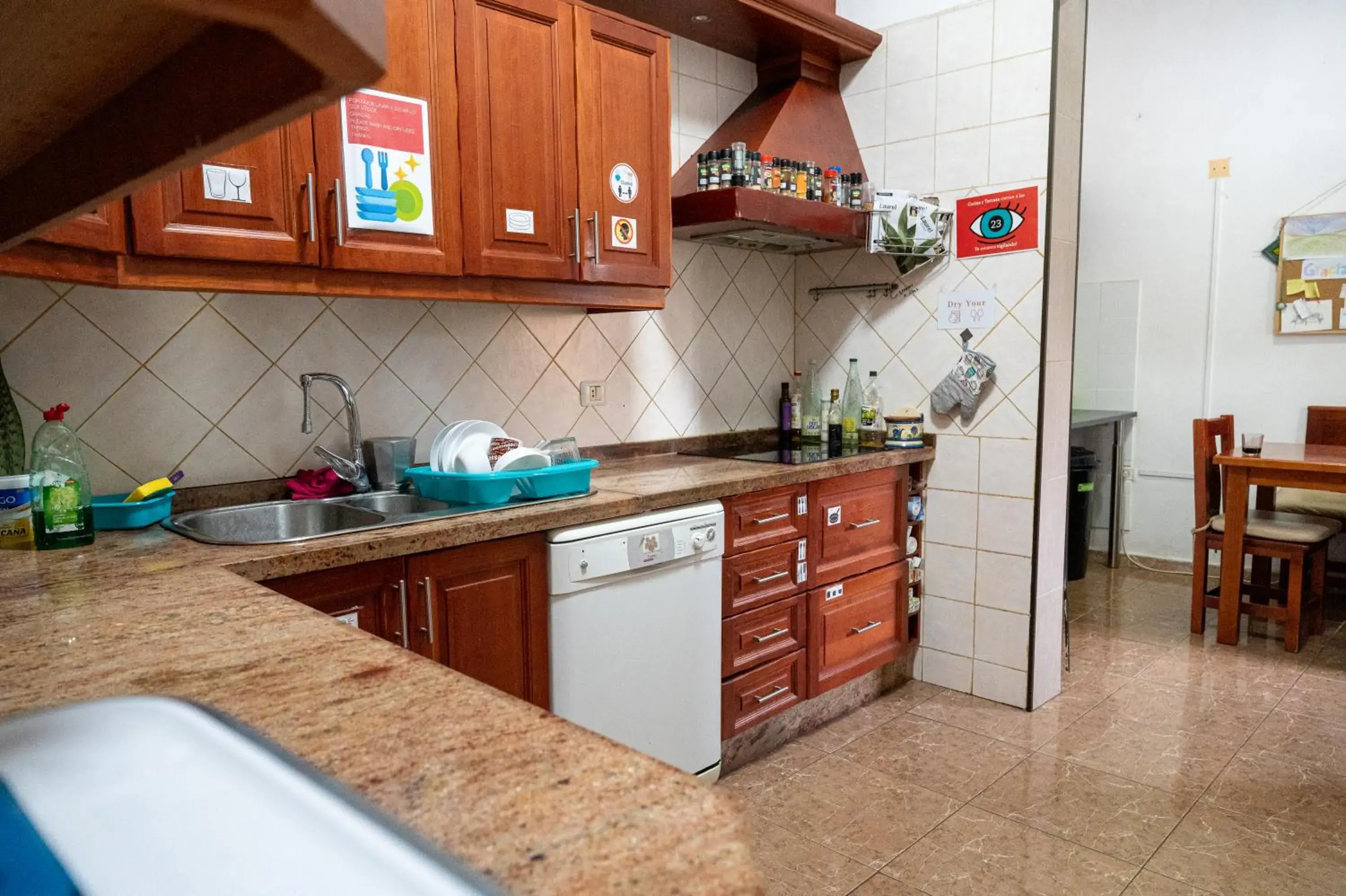 Kitchen or kitchenette, Kitchen/Kitchenette in Drago Hostel