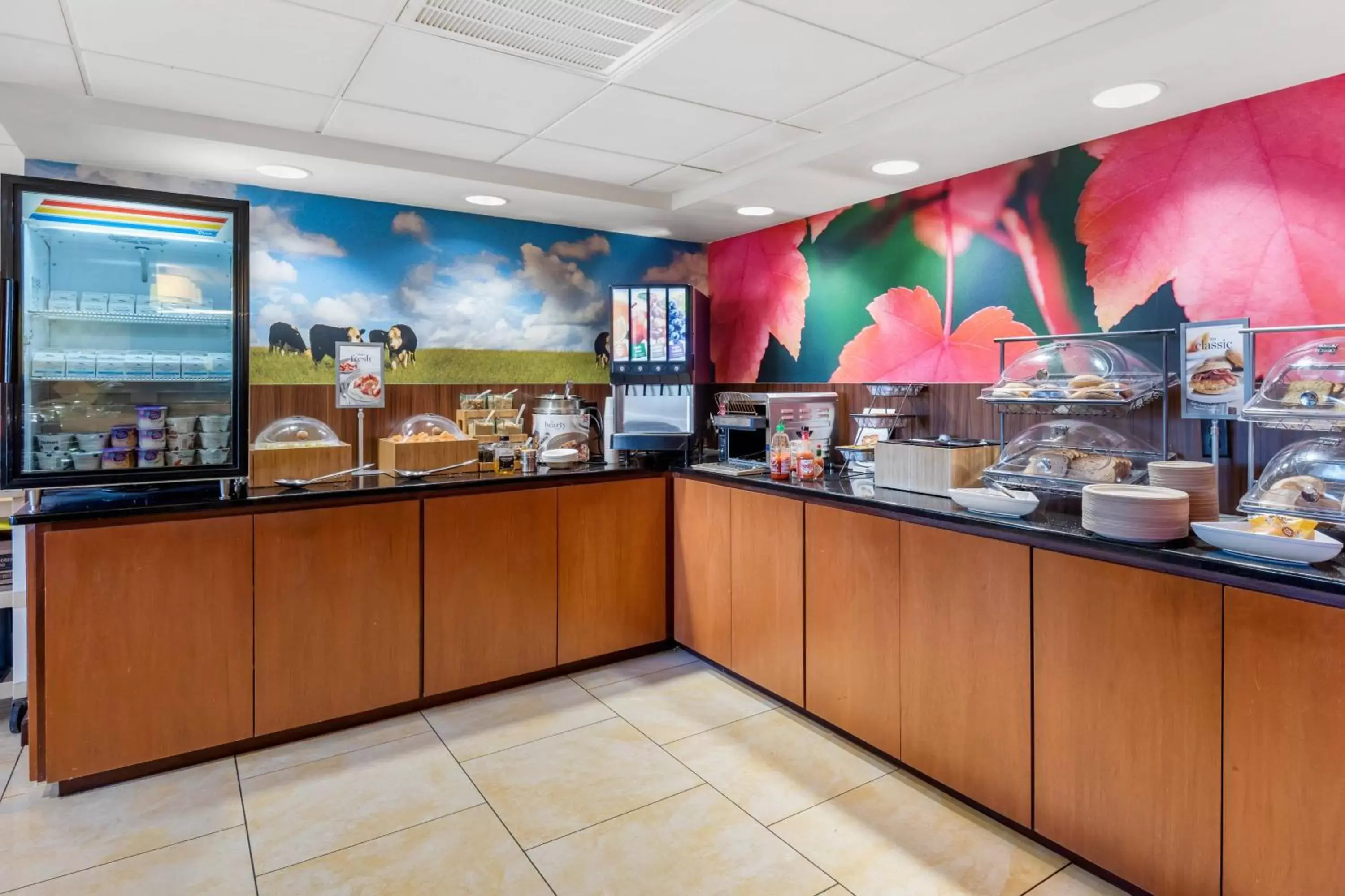 Breakfast, Restaurant/Places to Eat in Fairfield Inn Portland Maine Mall