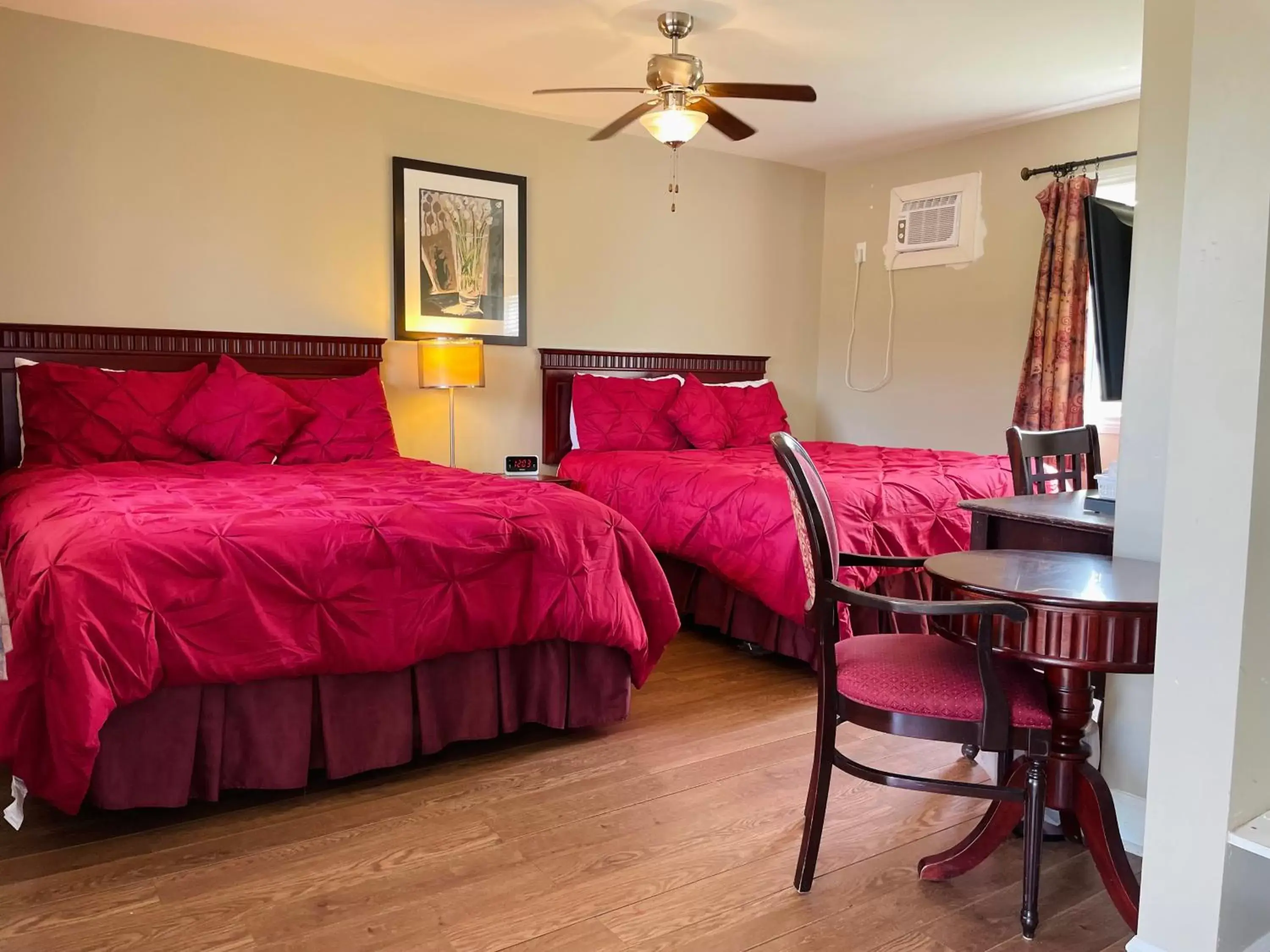 Bedroom, Bed in Scenic Motel Moncton