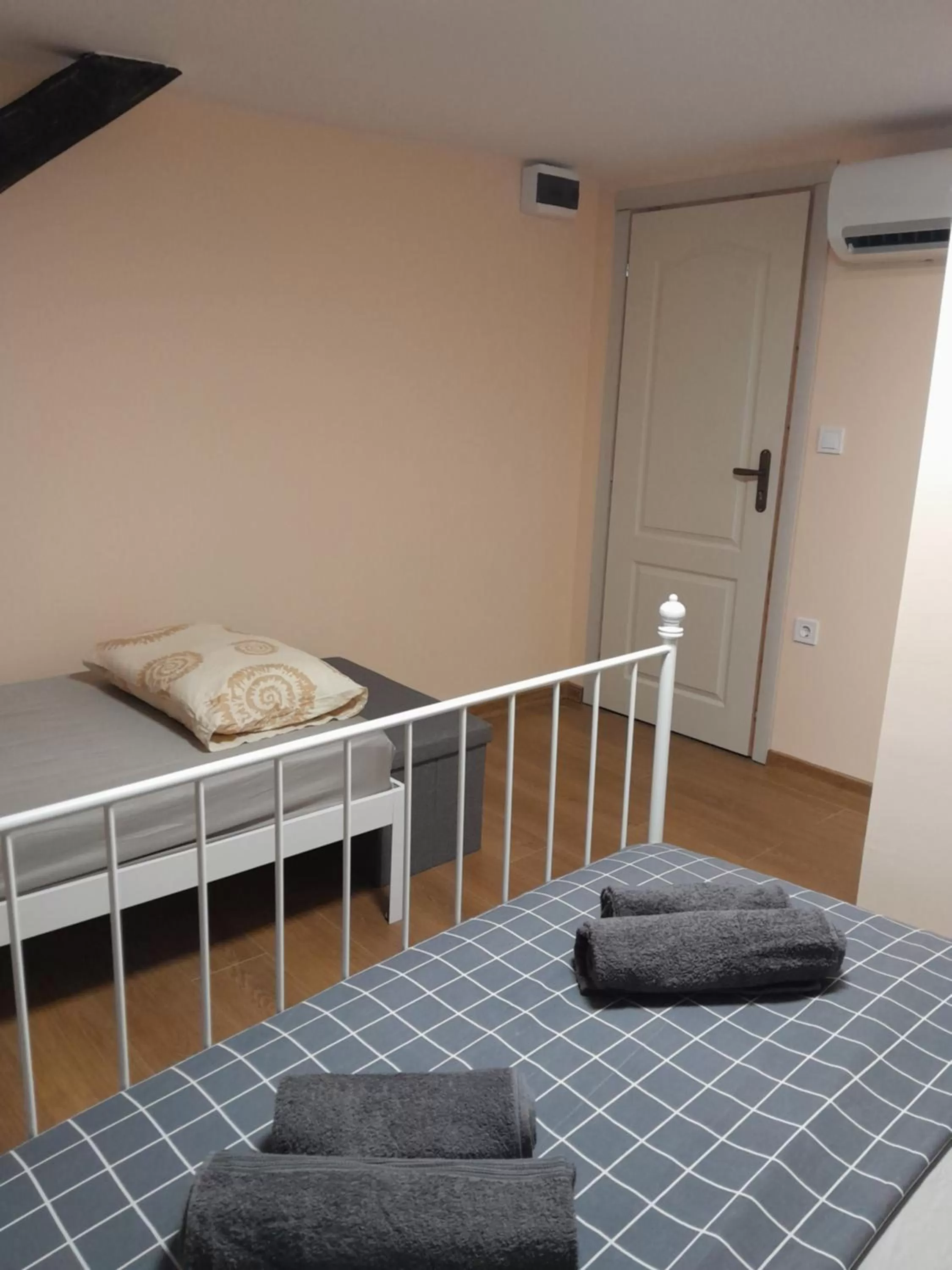 Bed in HANCHO SevenUps - KAPANA Plovdiv Center