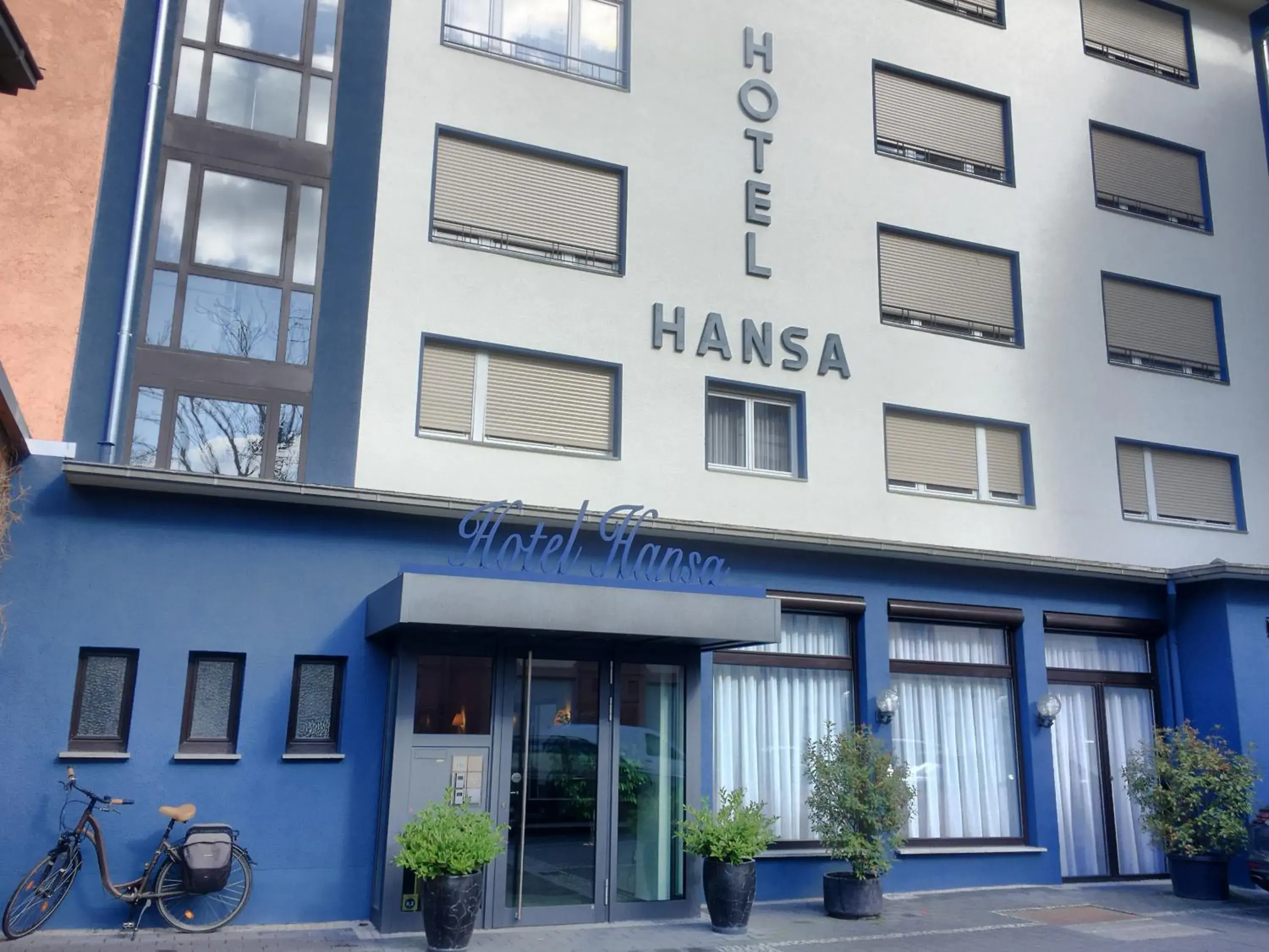 Facade/entrance, Property Building in Hotel Hansa