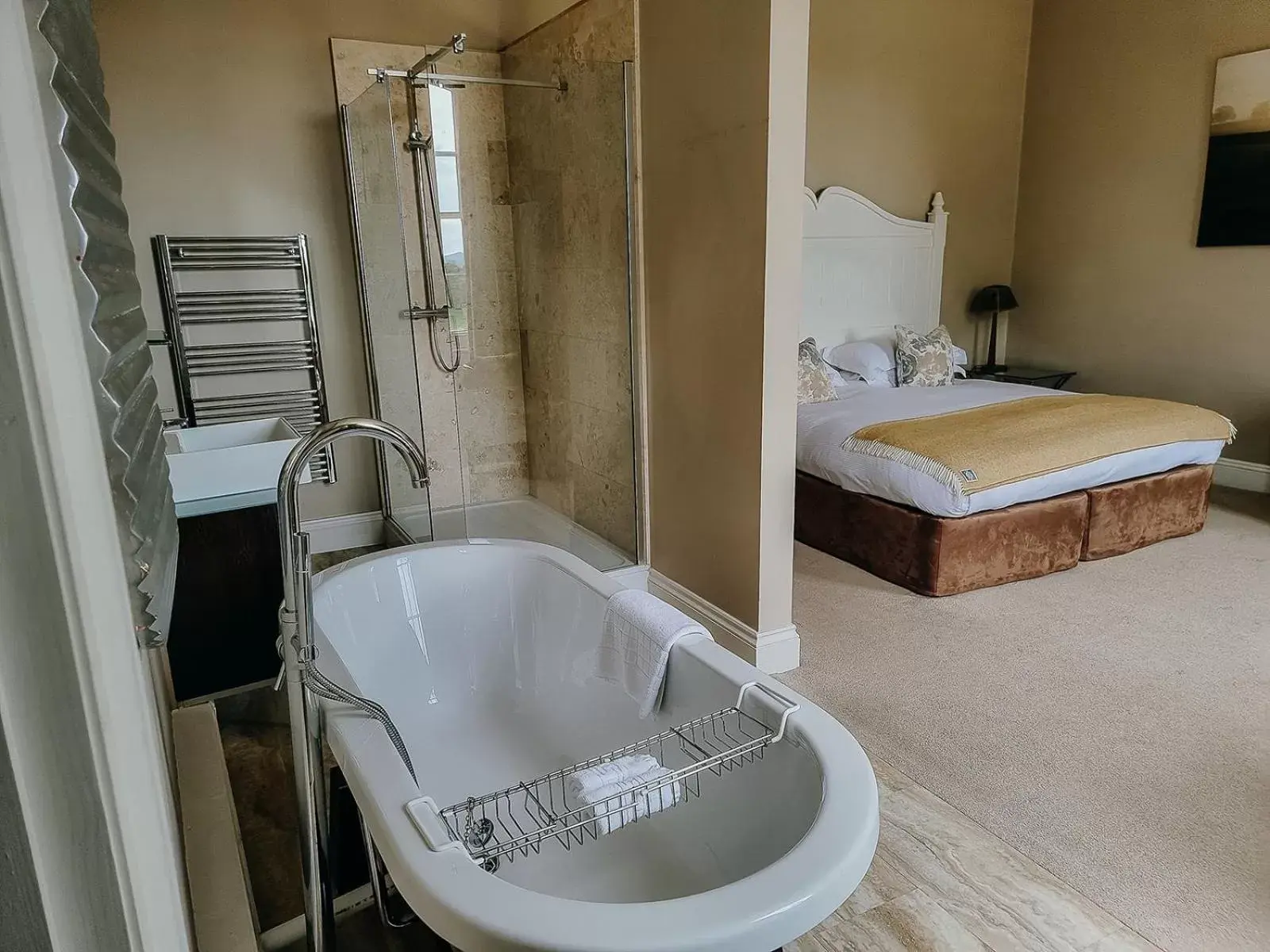 Bed, Bathroom in Verzon House