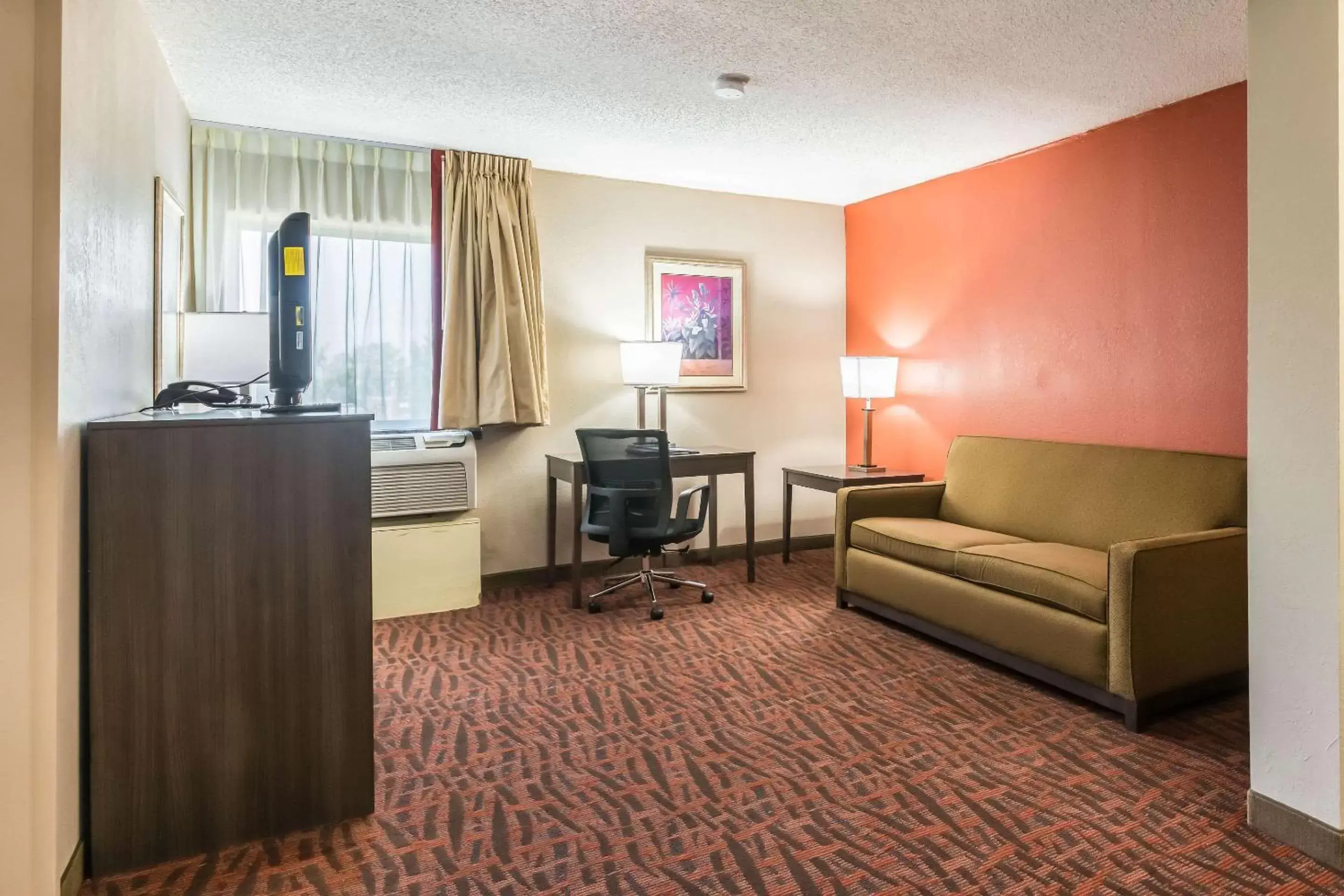 Photo of the whole room, Seating Area in Lake Norman Inn and Suites