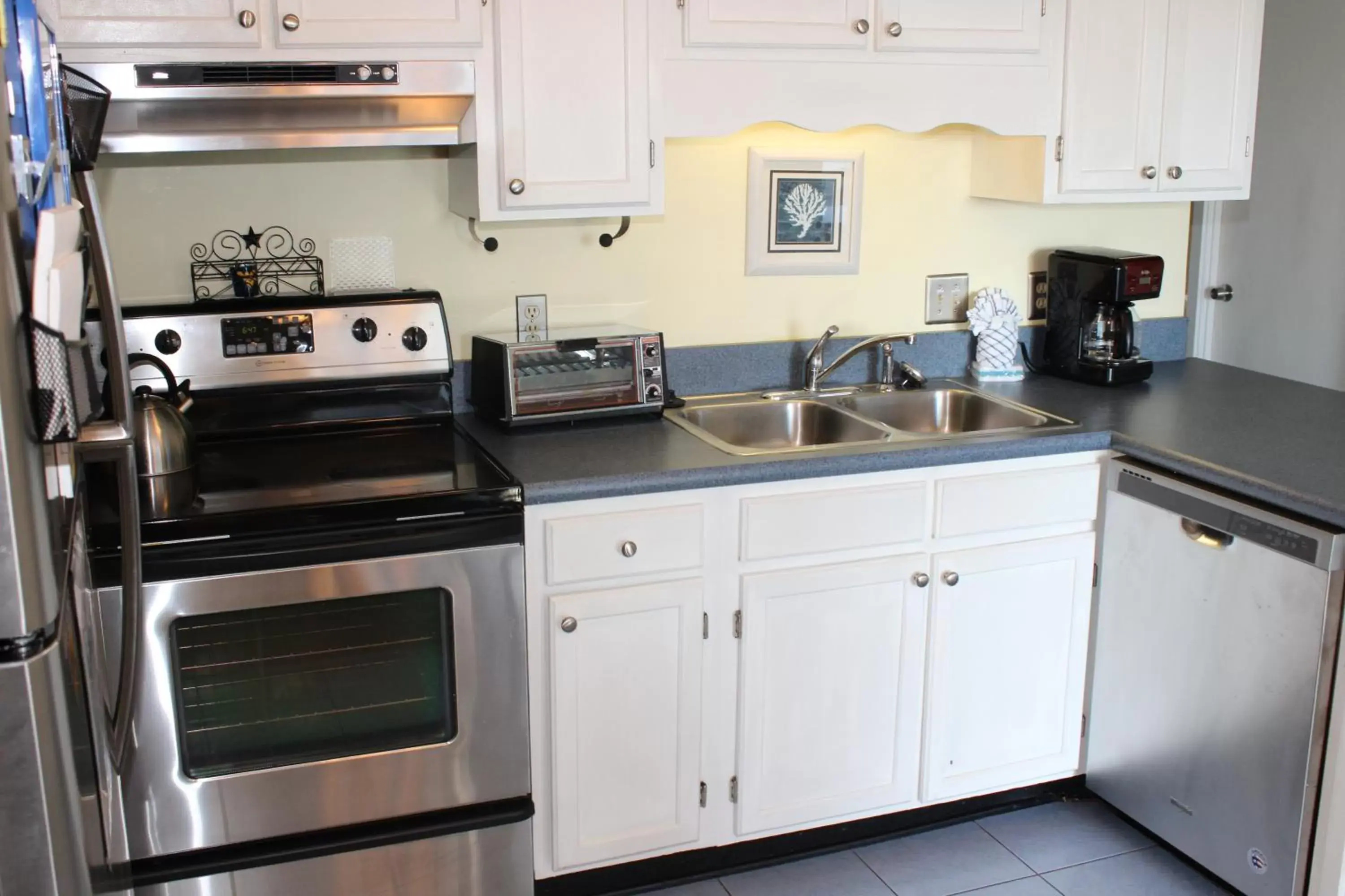 Kitchen or kitchenette, Kitchen/Kitchenette in Myrtle Beach Resort