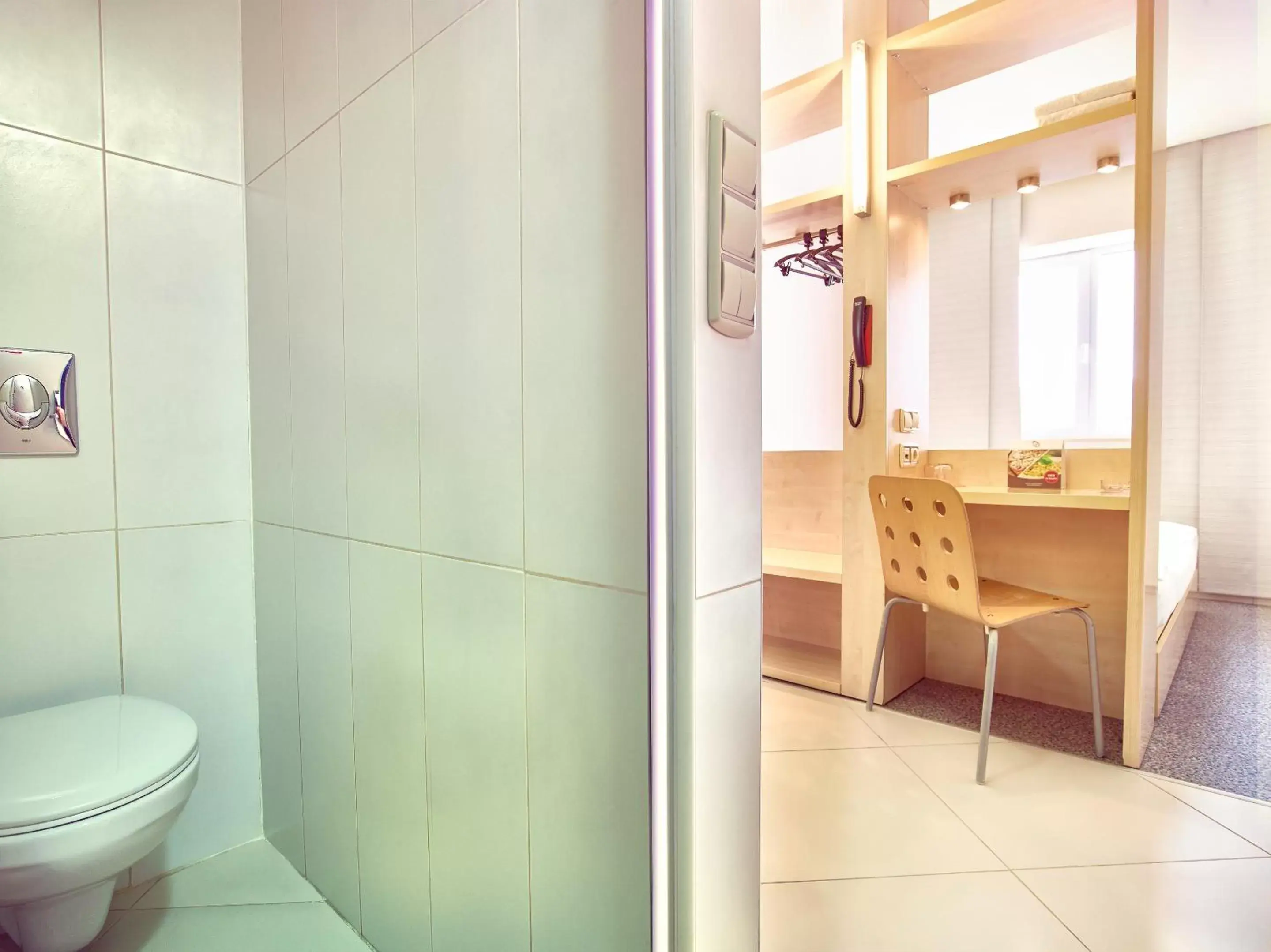 Bathroom in Hello Hotels Gara de Nord