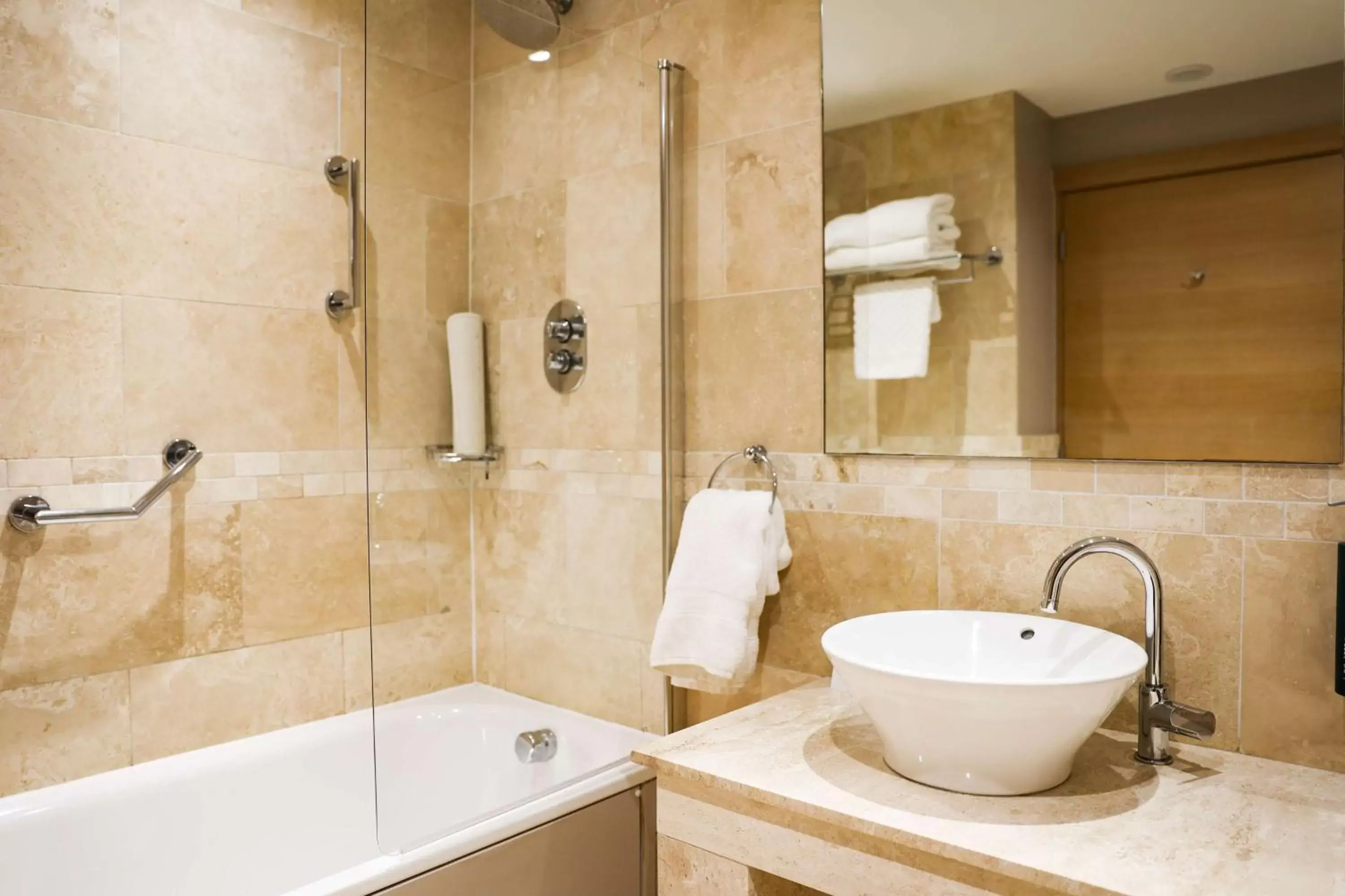 Bathroom in DoubleTree By Hilton Milton Keynes