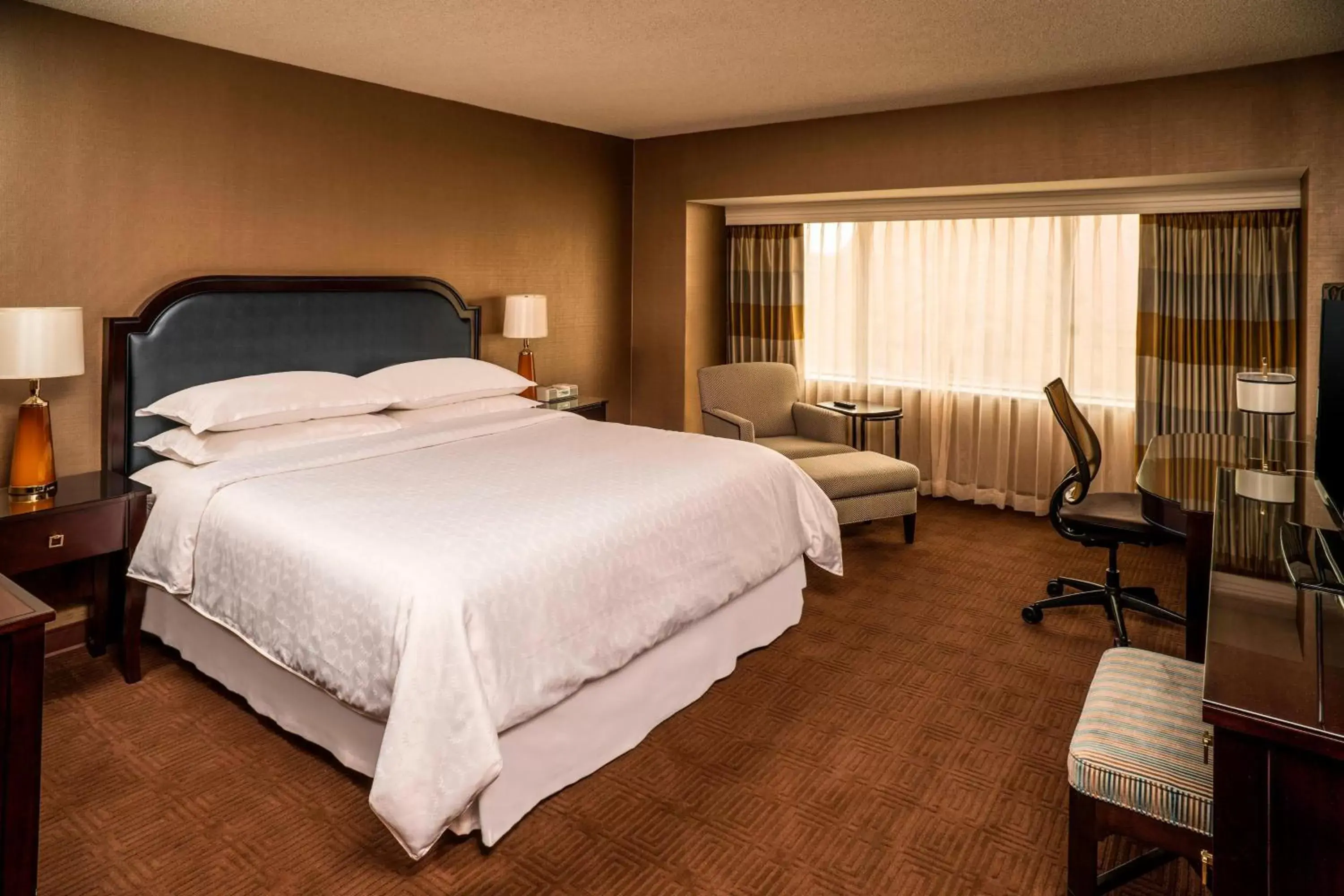 Photo of the whole room, Bed in Sheraton Columbus Hotel at Capitol Square