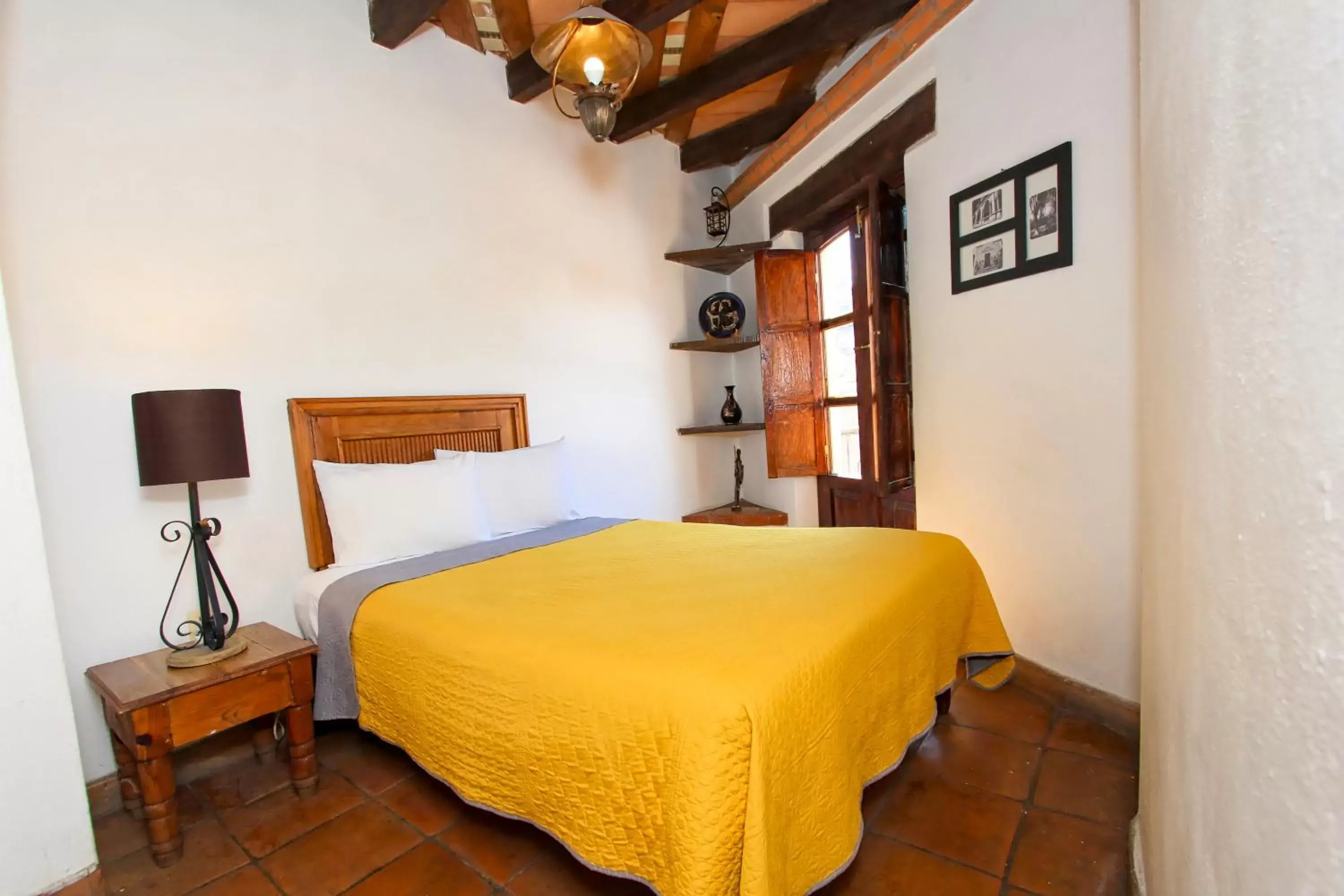 Bedroom, Bed in Hotel Real Guanajuato