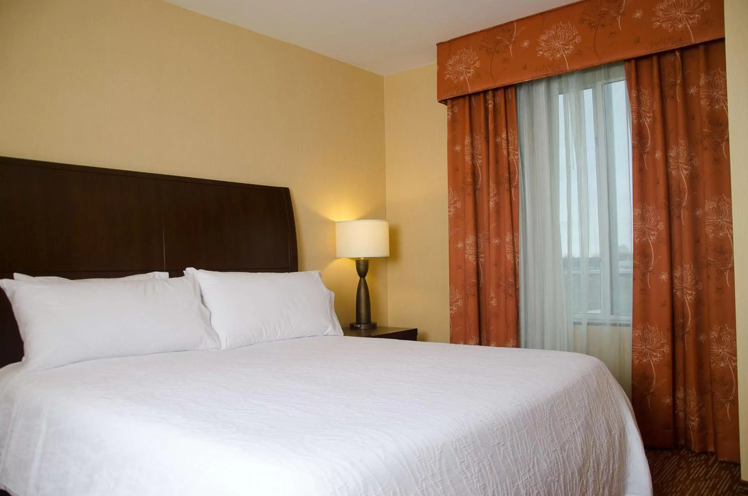 Bed in Hilton Garden Inn Watertown