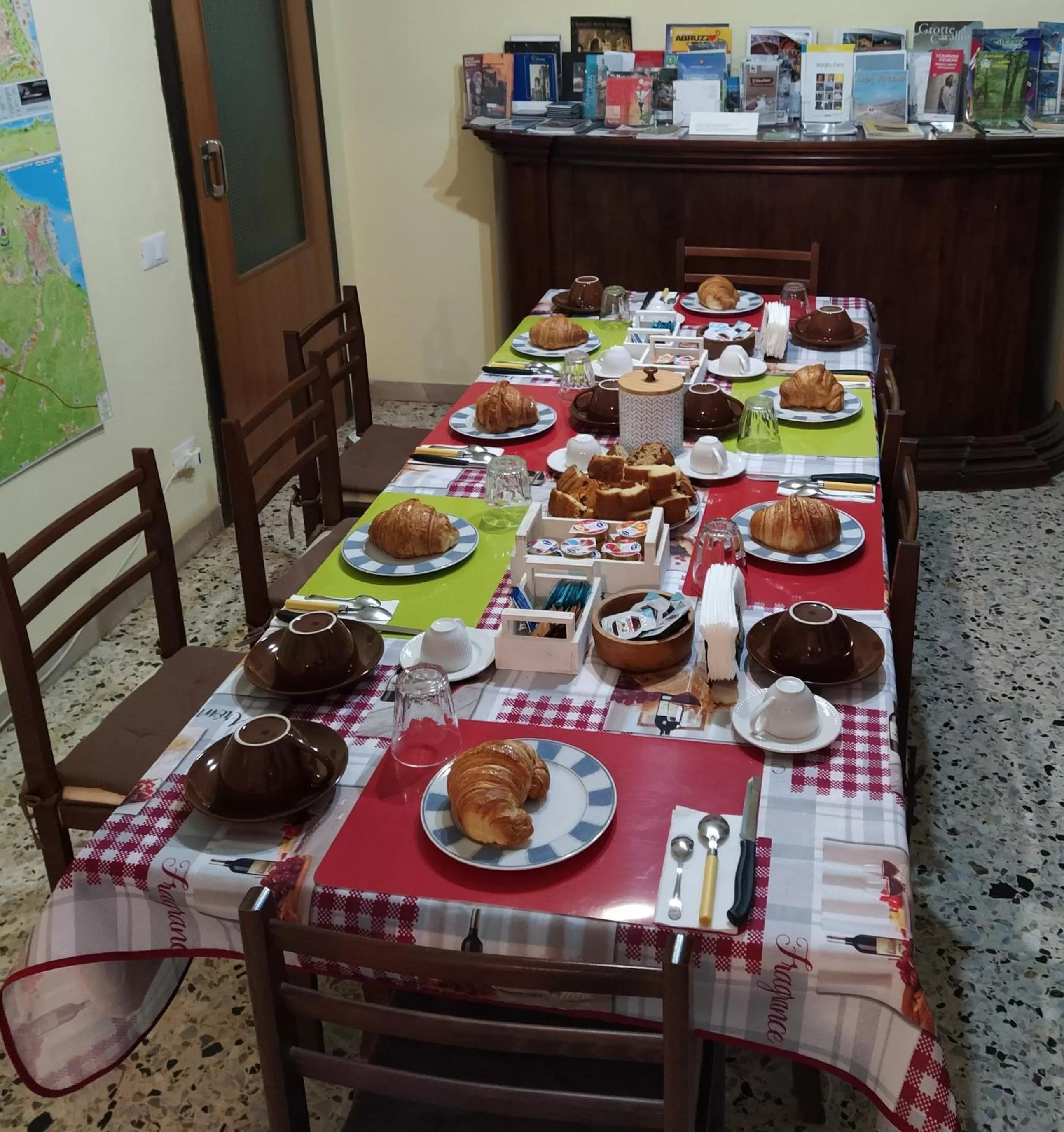 Breakfast in B&B Falcone