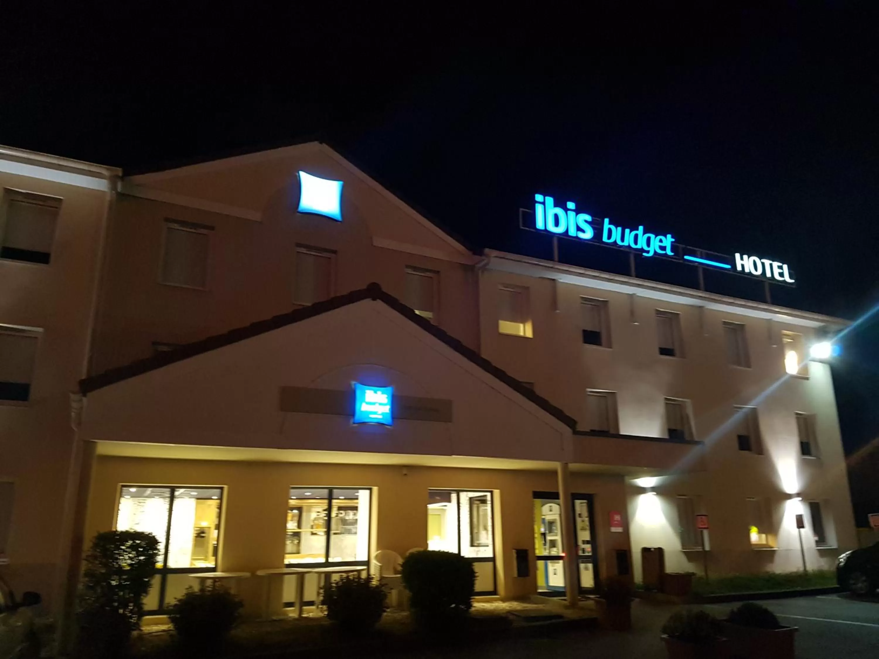 Facade/entrance in Ibis Budget Dole-Choisey