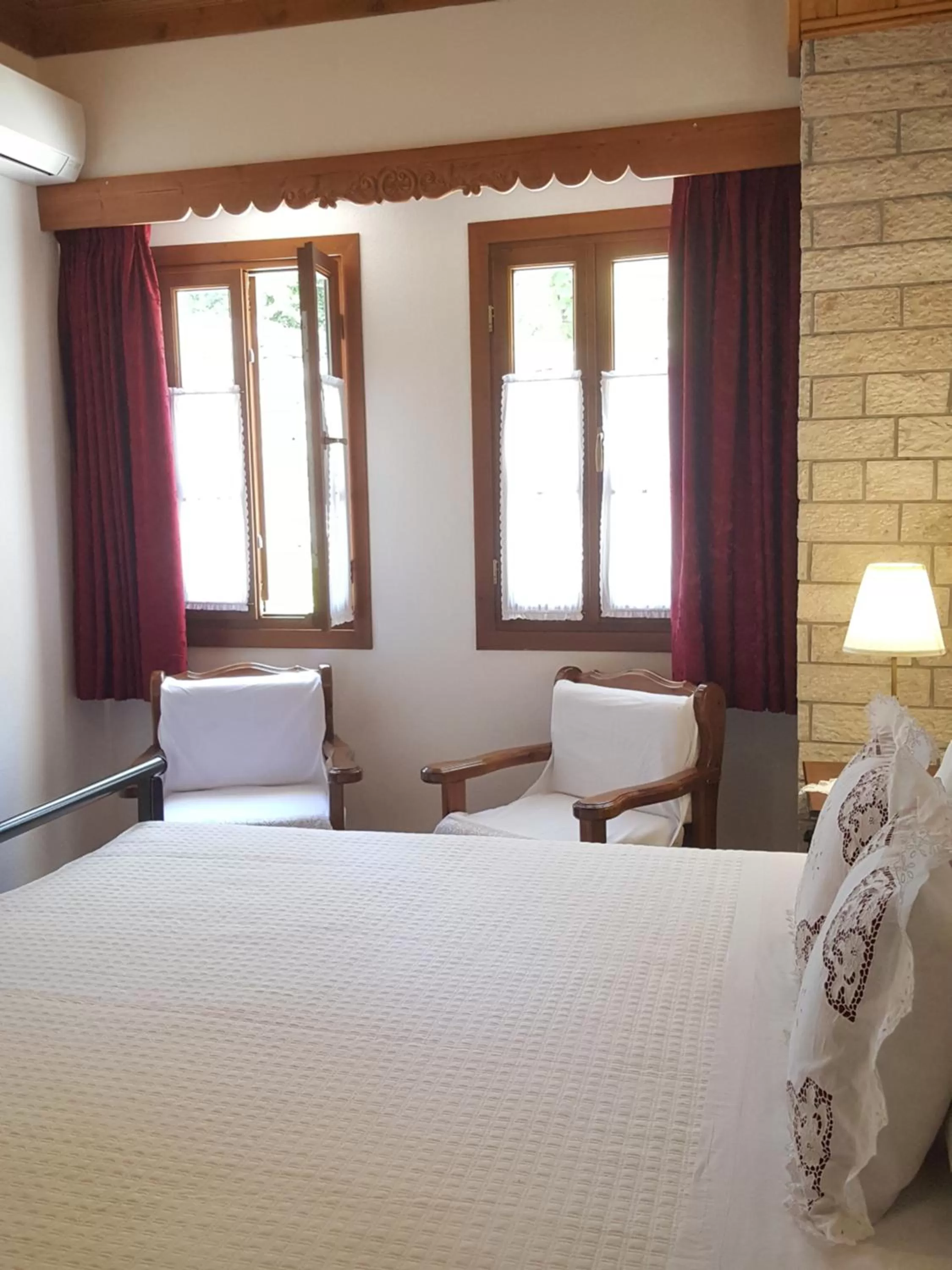 Bed in Hotel Gjirokastra