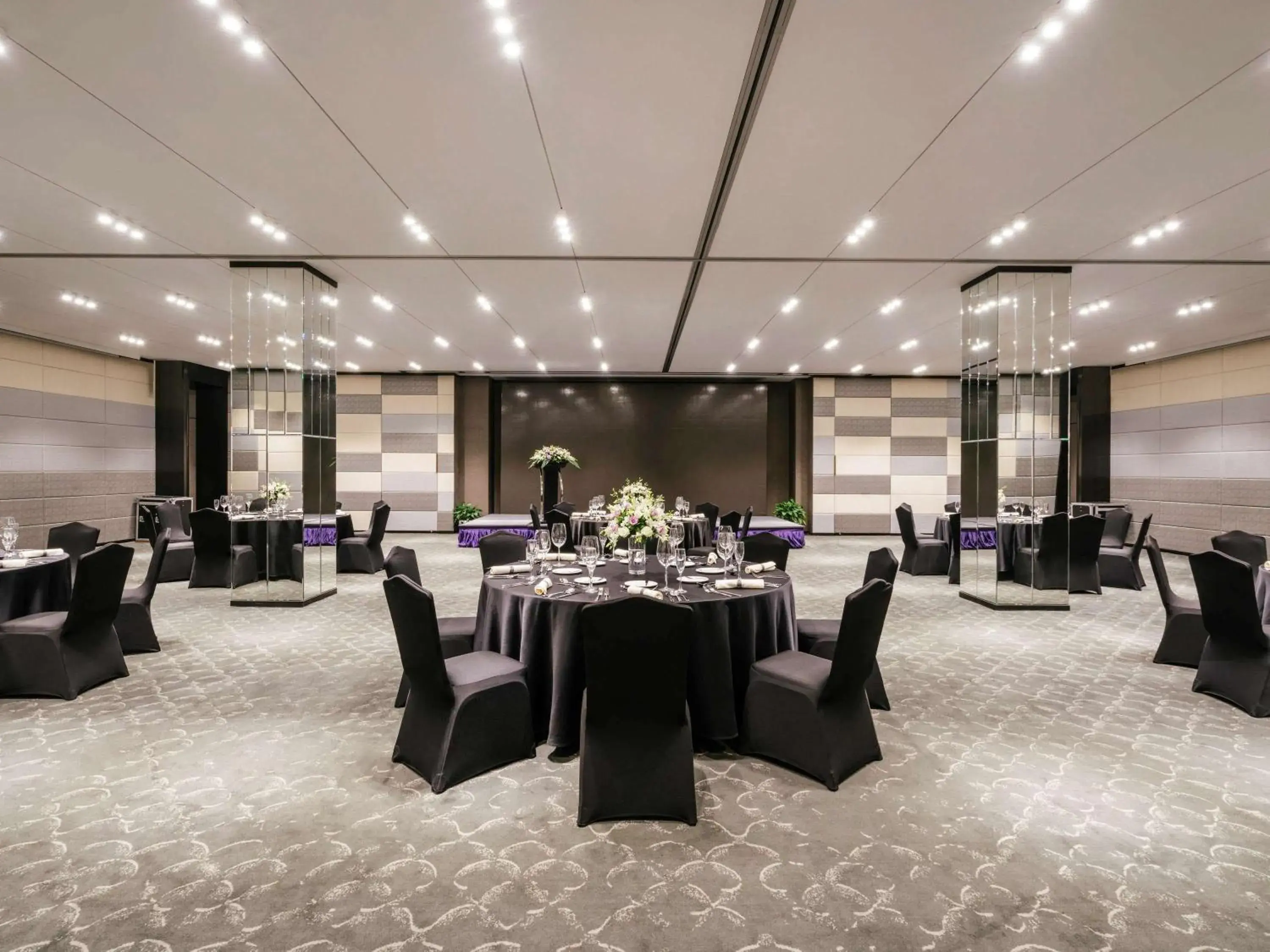 On site, Banquet Facilities in Grand Mercure Hongqiao Shanghai