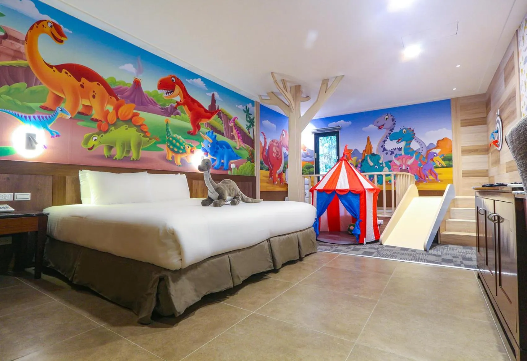 young children, Bed in Great Roots Forestry Spa Resort