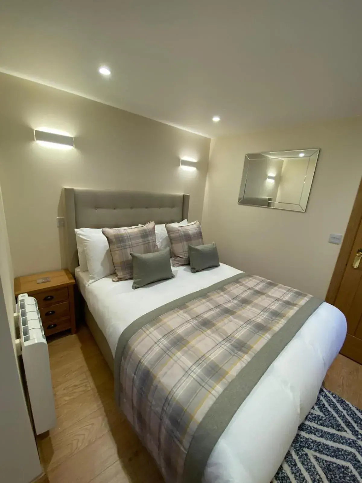 Other, Bed in Waverley Inn Apartments