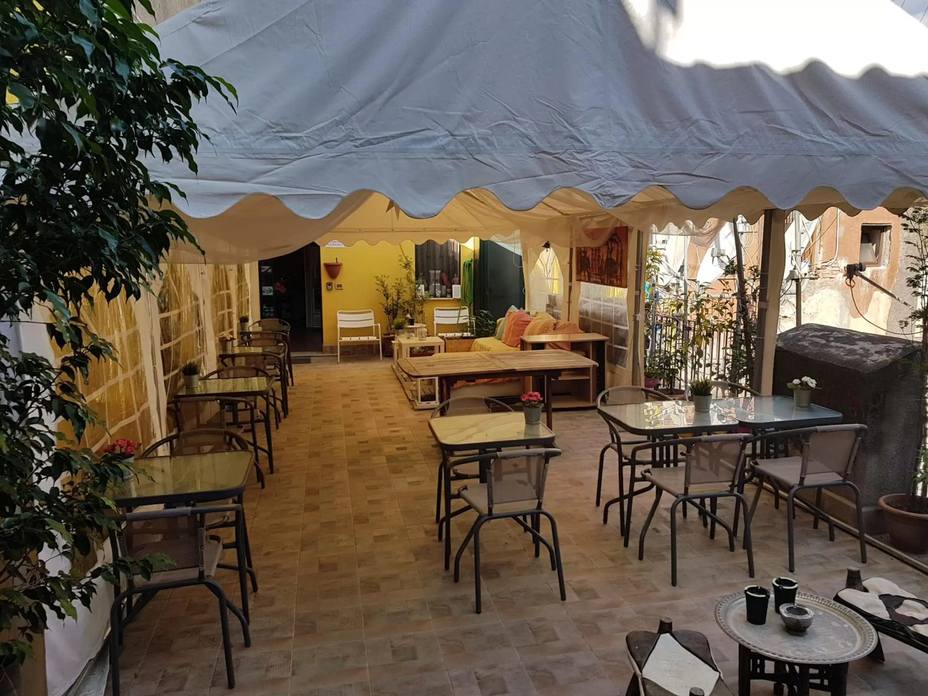 Patio, Restaurant/Places to Eat in XX Miglia