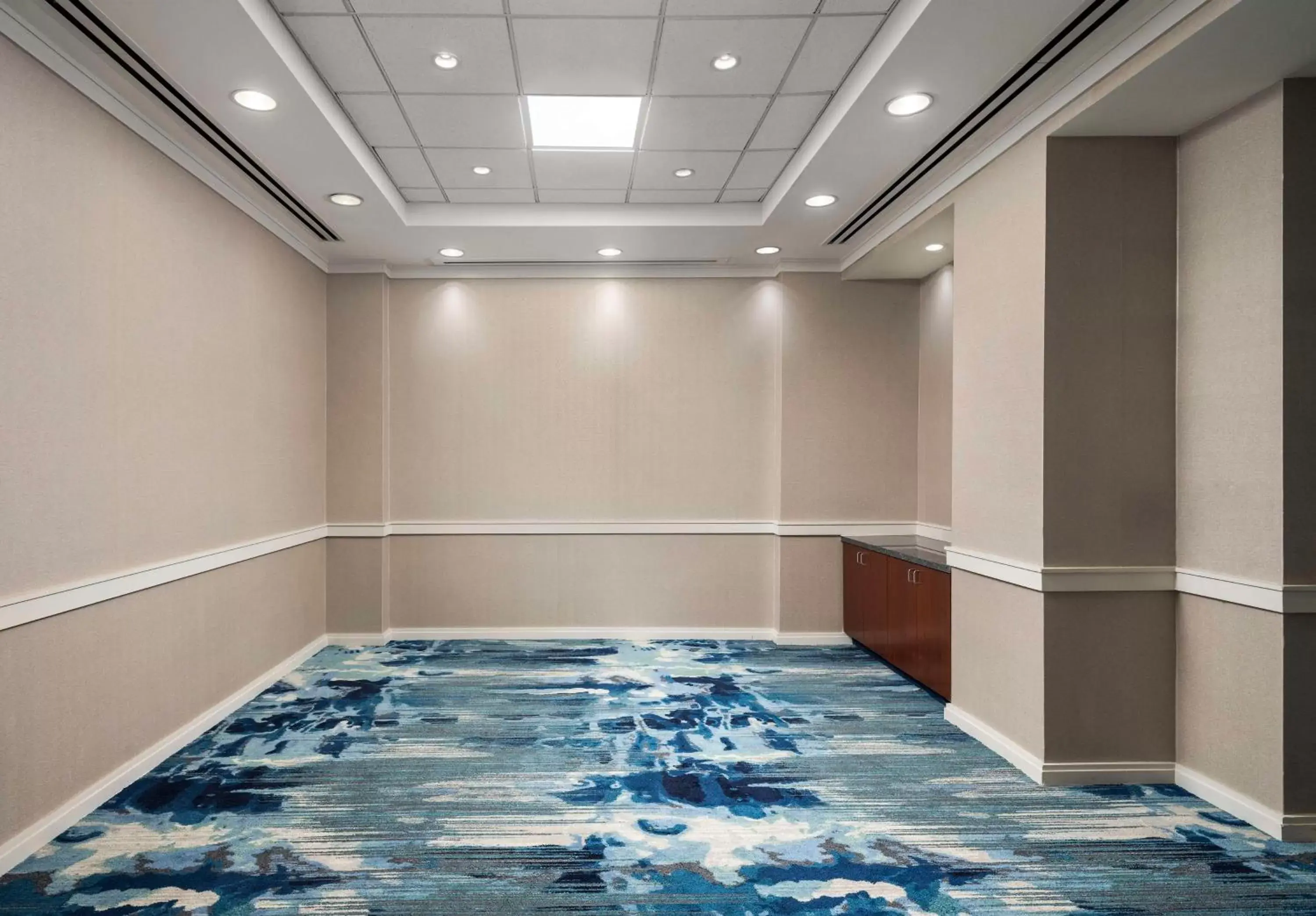 Meeting/conference room, Swimming Pool in Hilton Virginia Beach Oceanfront
