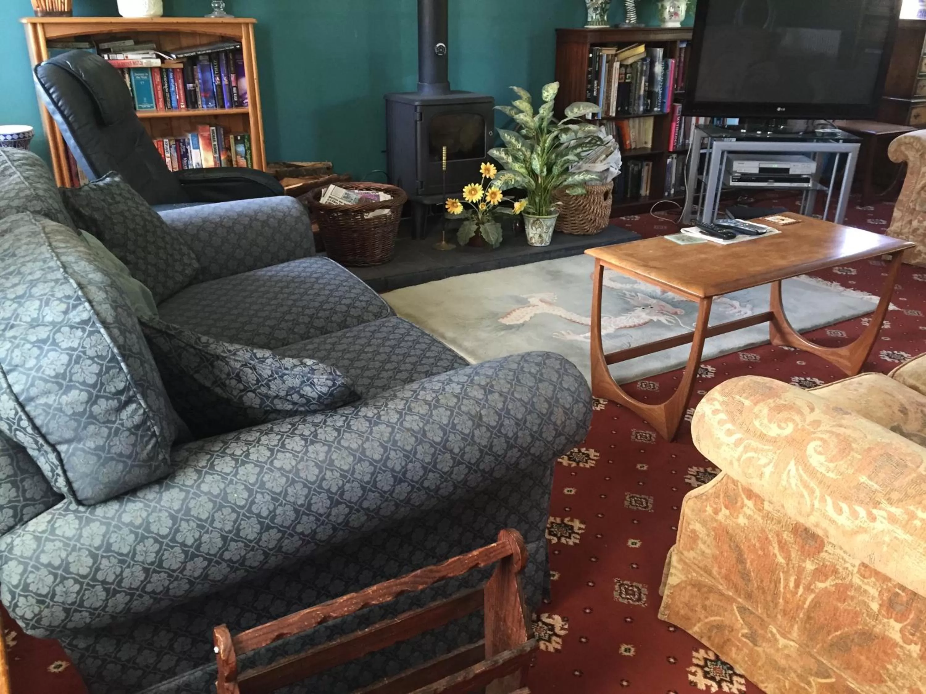 Library, Seating Area in Hotel 5 Ravenhurst Drive M6 J7