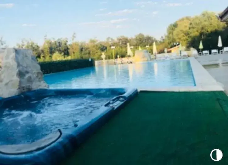 Swimming Pool in Green Park Hotel & Residence