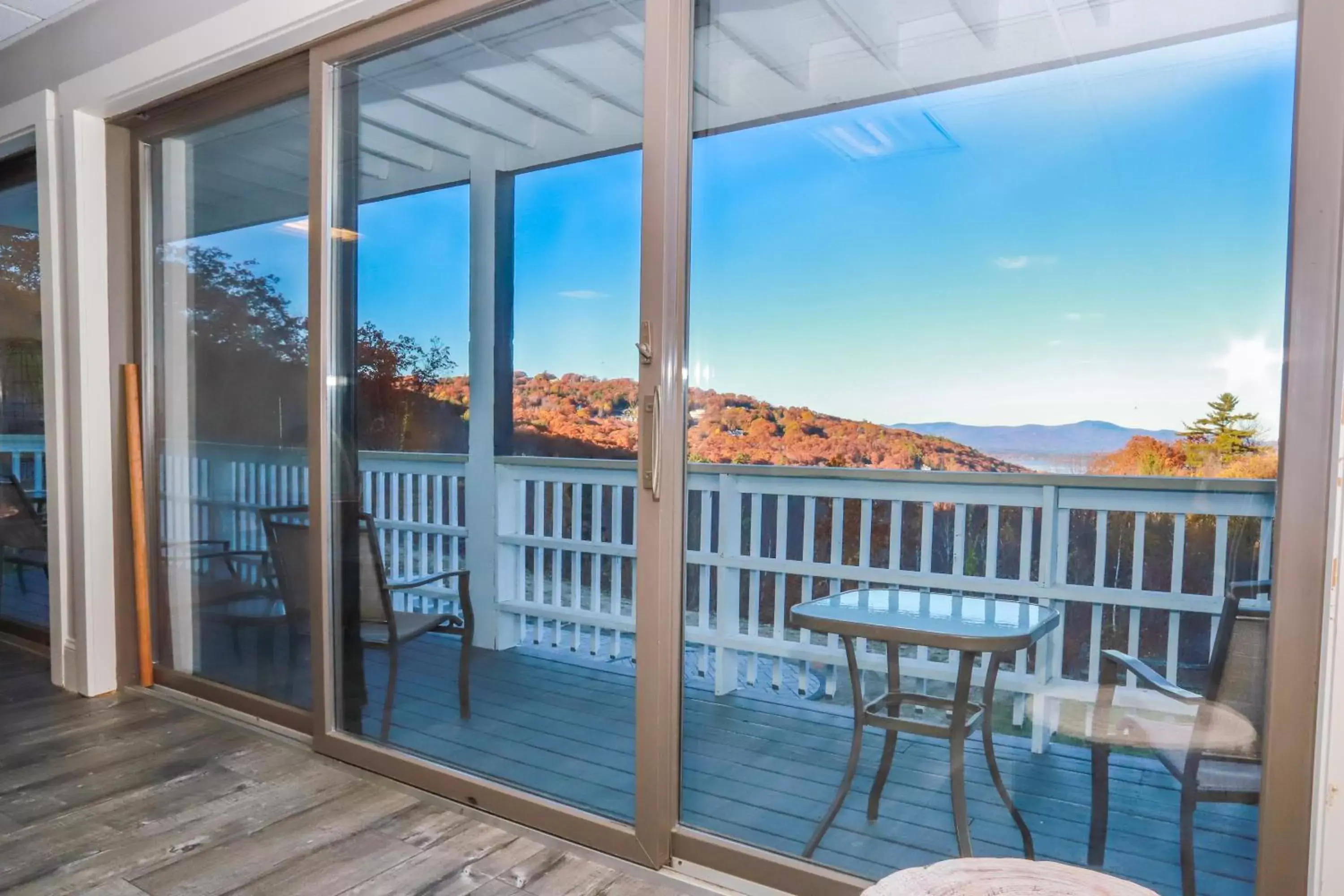 View (from property/room), Balcony/Terrace in Gunstock Inn & Suites