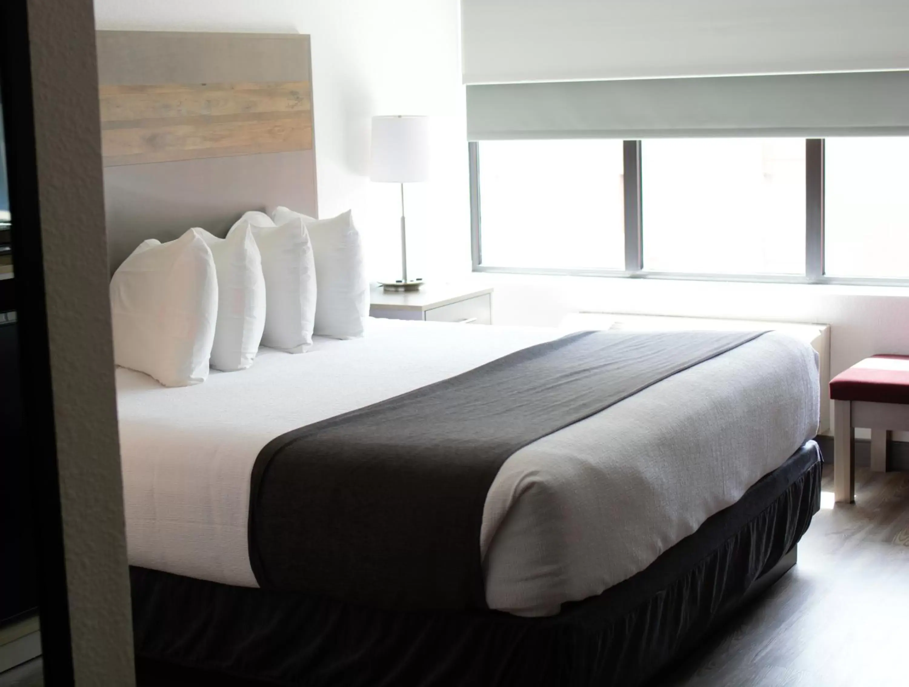 Bedroom, Room Photo in Best Western Plus Executive Residency Waterloo & Cedar Falls