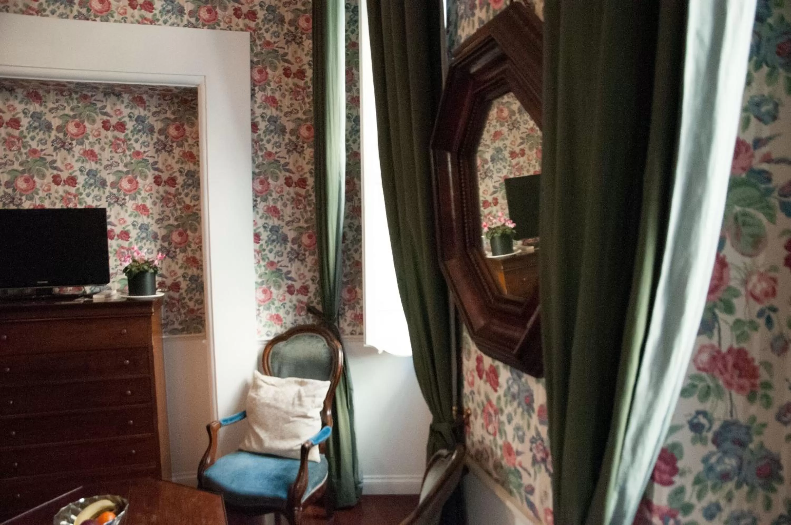 Decorative detail in Relais Teatro Argentina