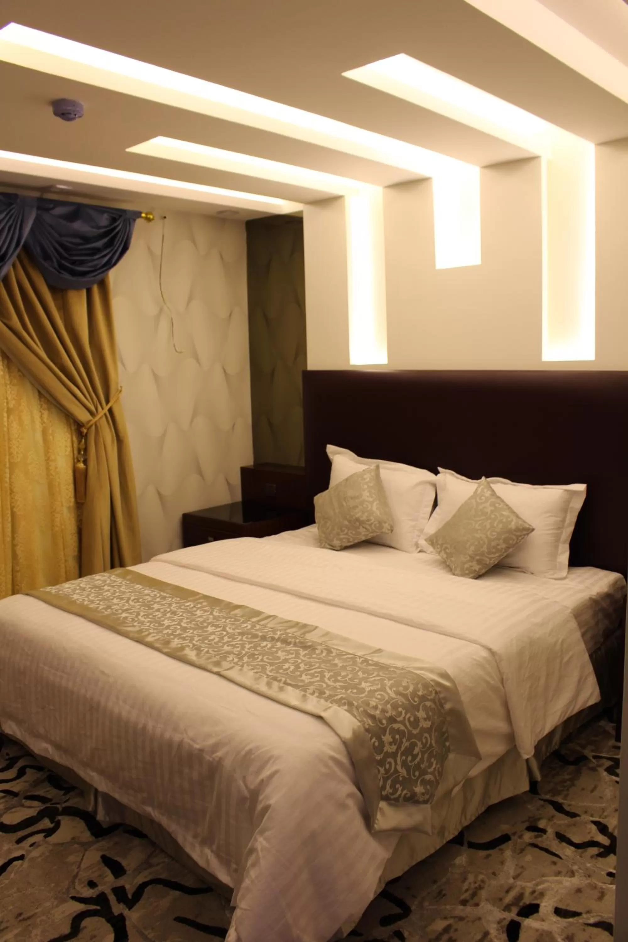 Bed in Sama Hotel