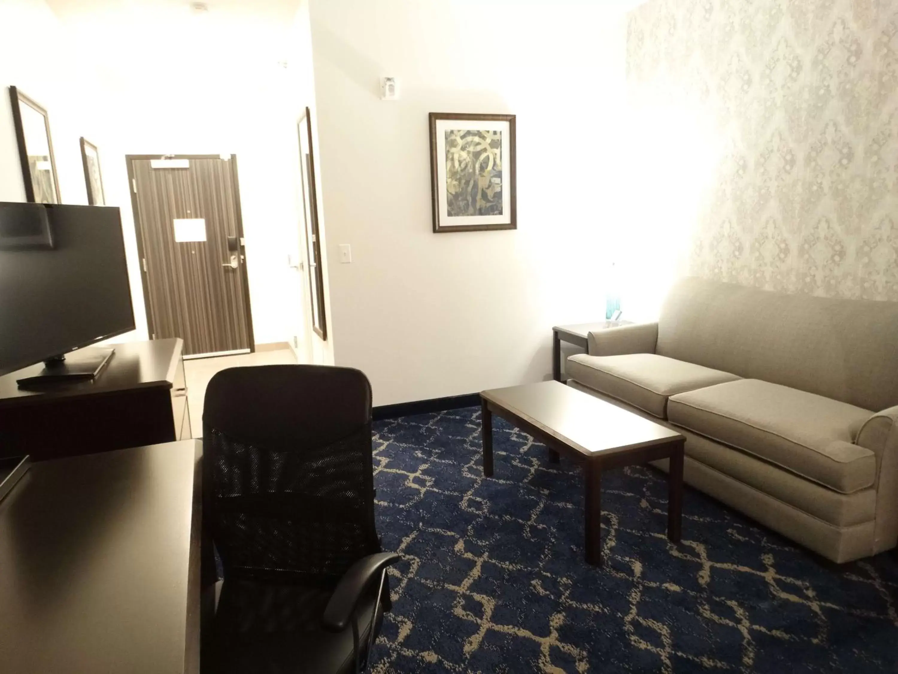 Lobby or reception, Seating Area in Best Western Plus New Richmond Inn & Suites