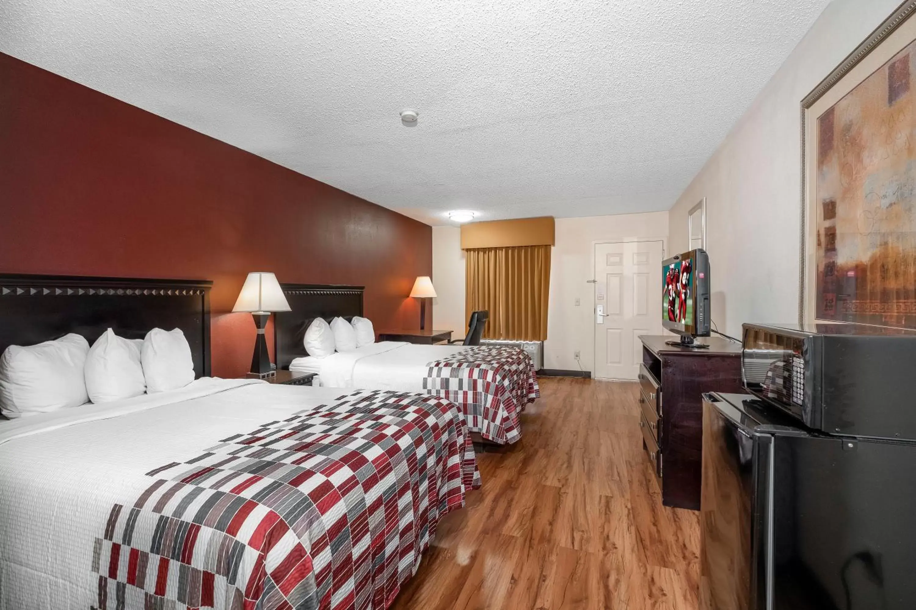 Photo of the whole room in Red Roof Inn & Suites Oxford