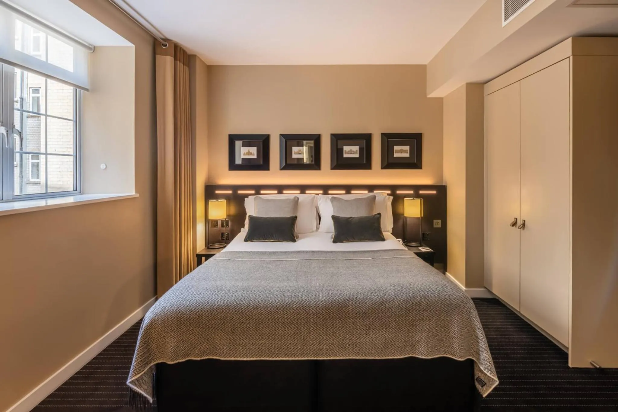 Bedroom, Bed in The Resident Victoria