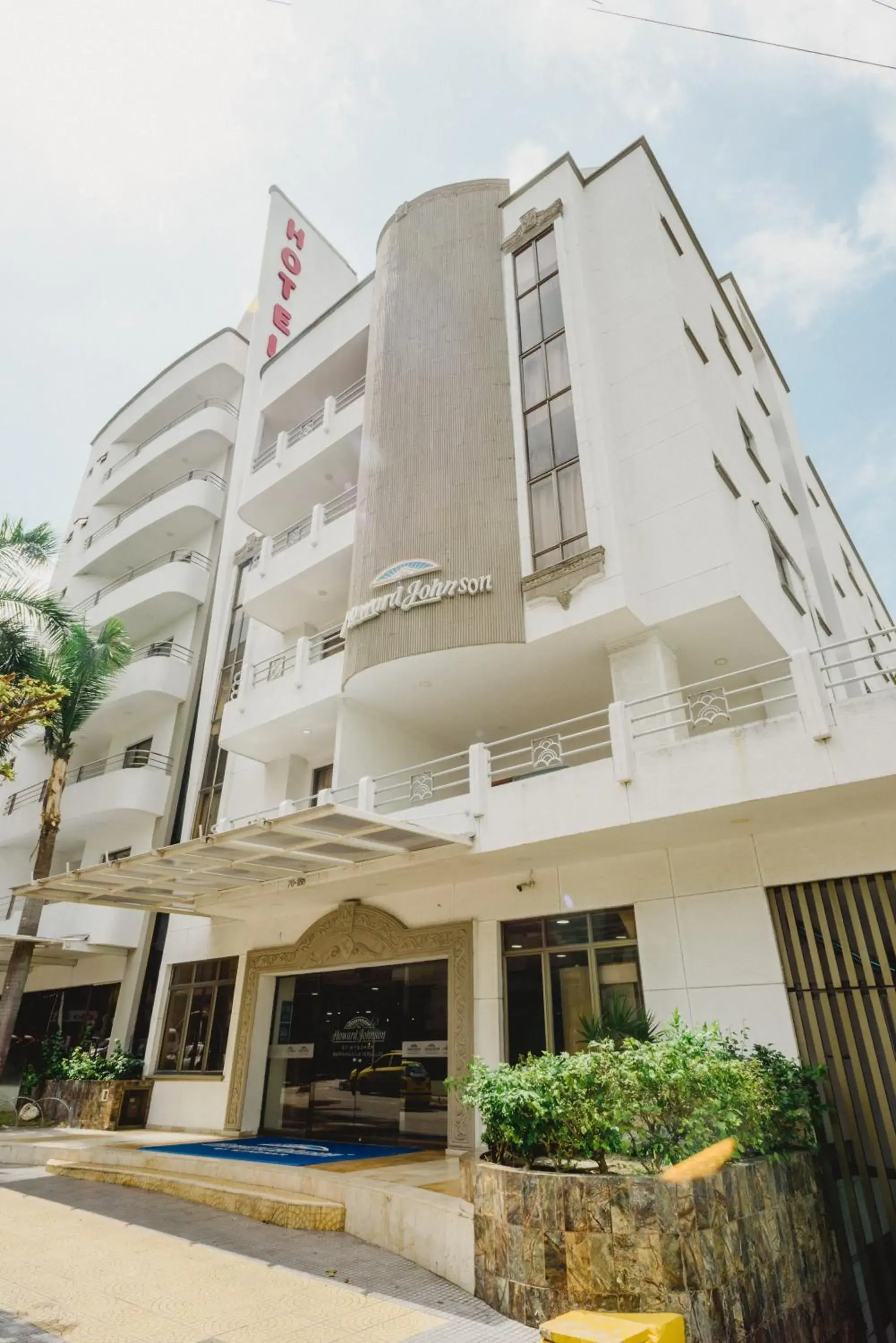 Facade/entrance, Property Building in Howard Johnson Hotel Versalles Barranquilla