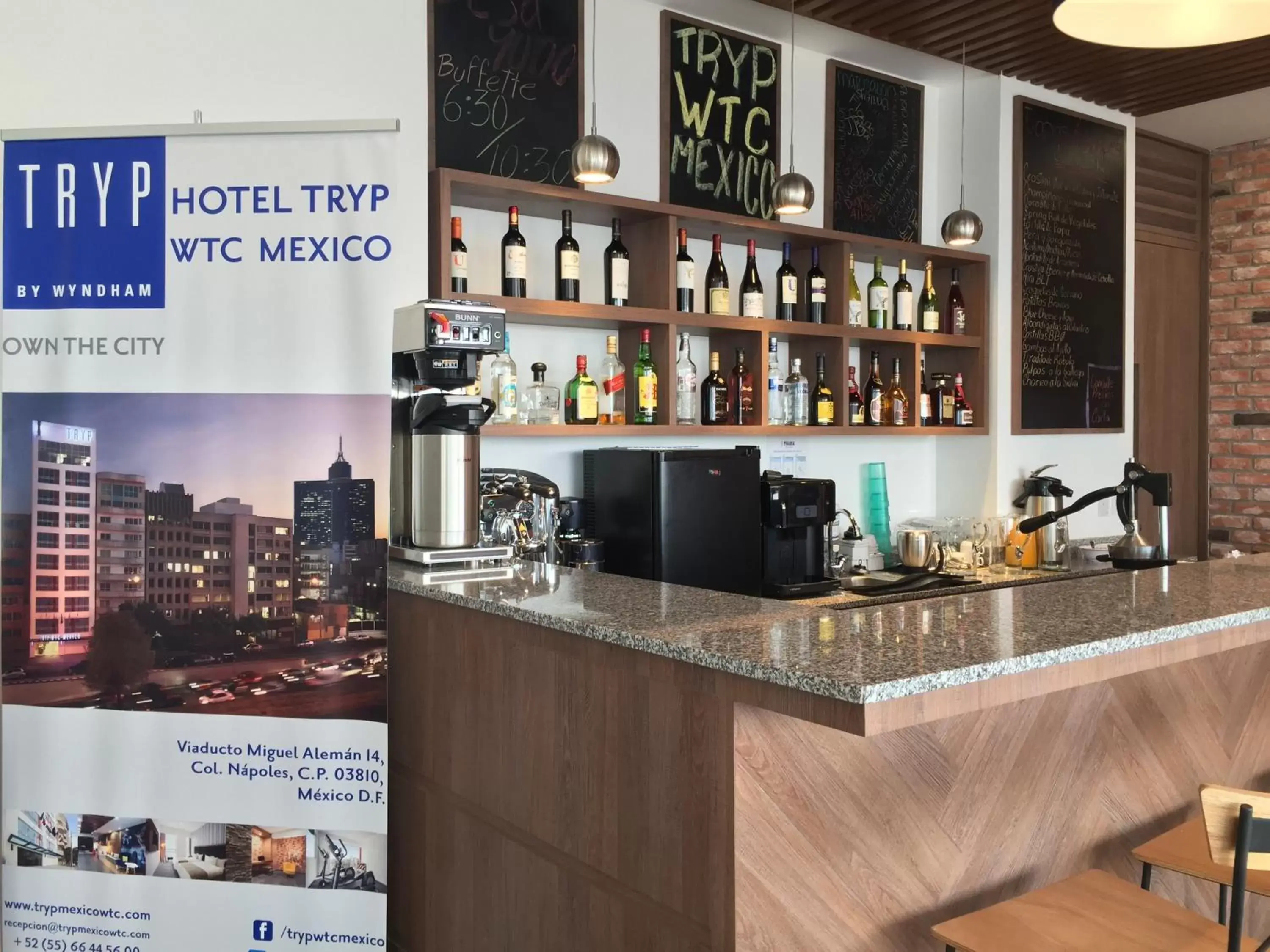 Restaurant/places to eat, Lounge/Bar in Tryp WTC Mexico