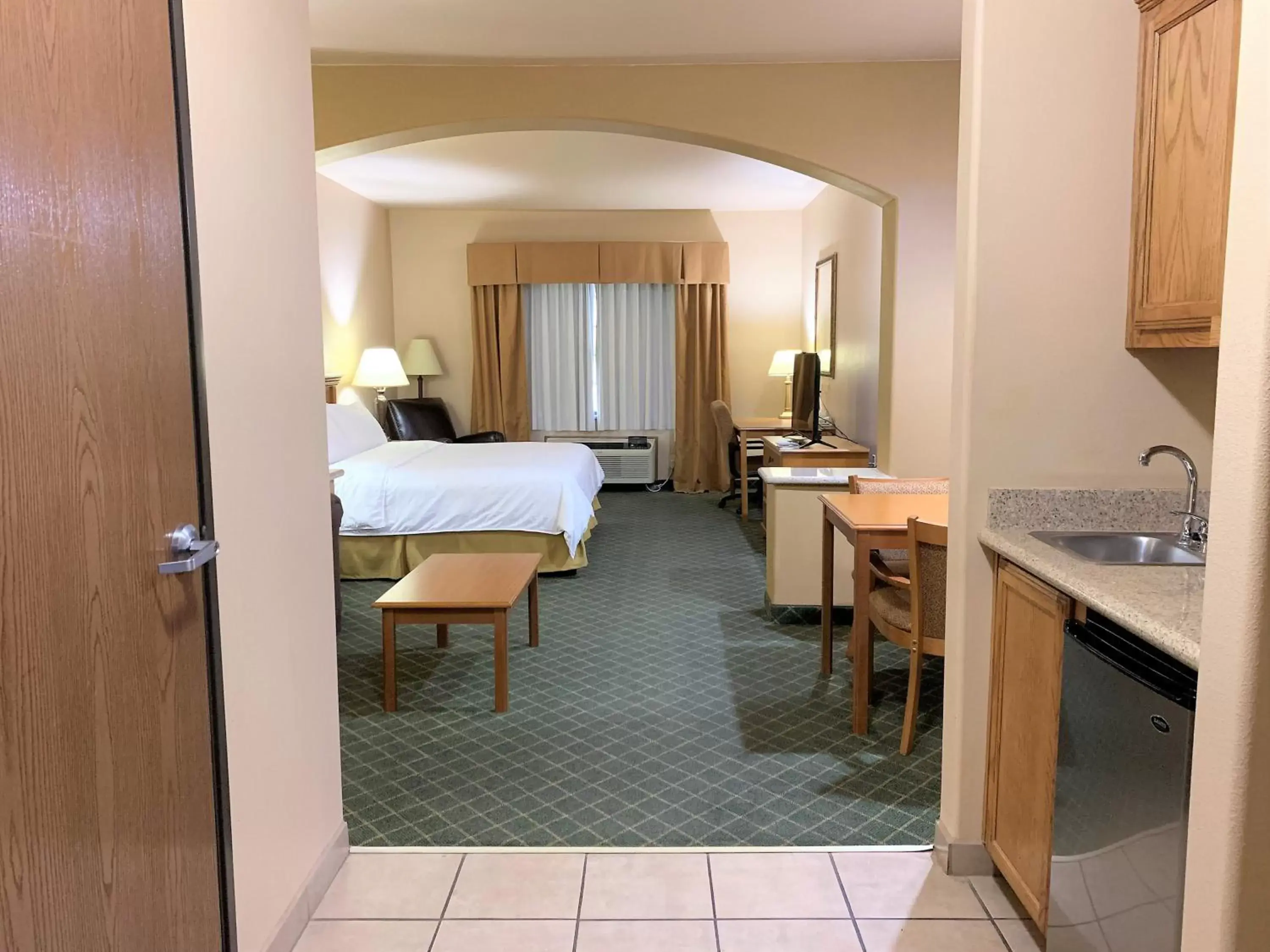 Photo of the whole room in Holiday Inn Express Hotel and Suites Alice, an IHG Hotel