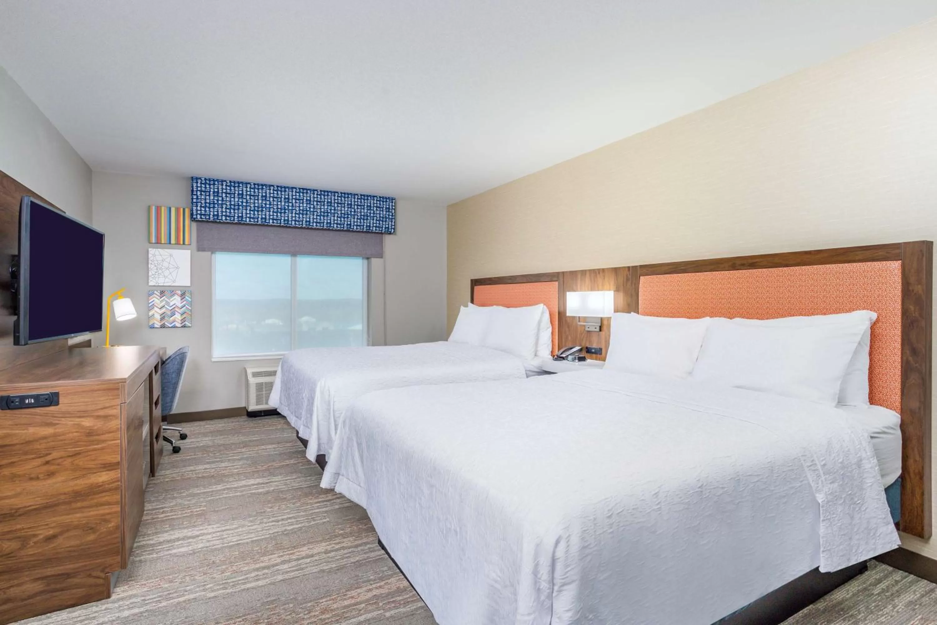 Bedroom, Bed in Hampton Inn Bedford In, In