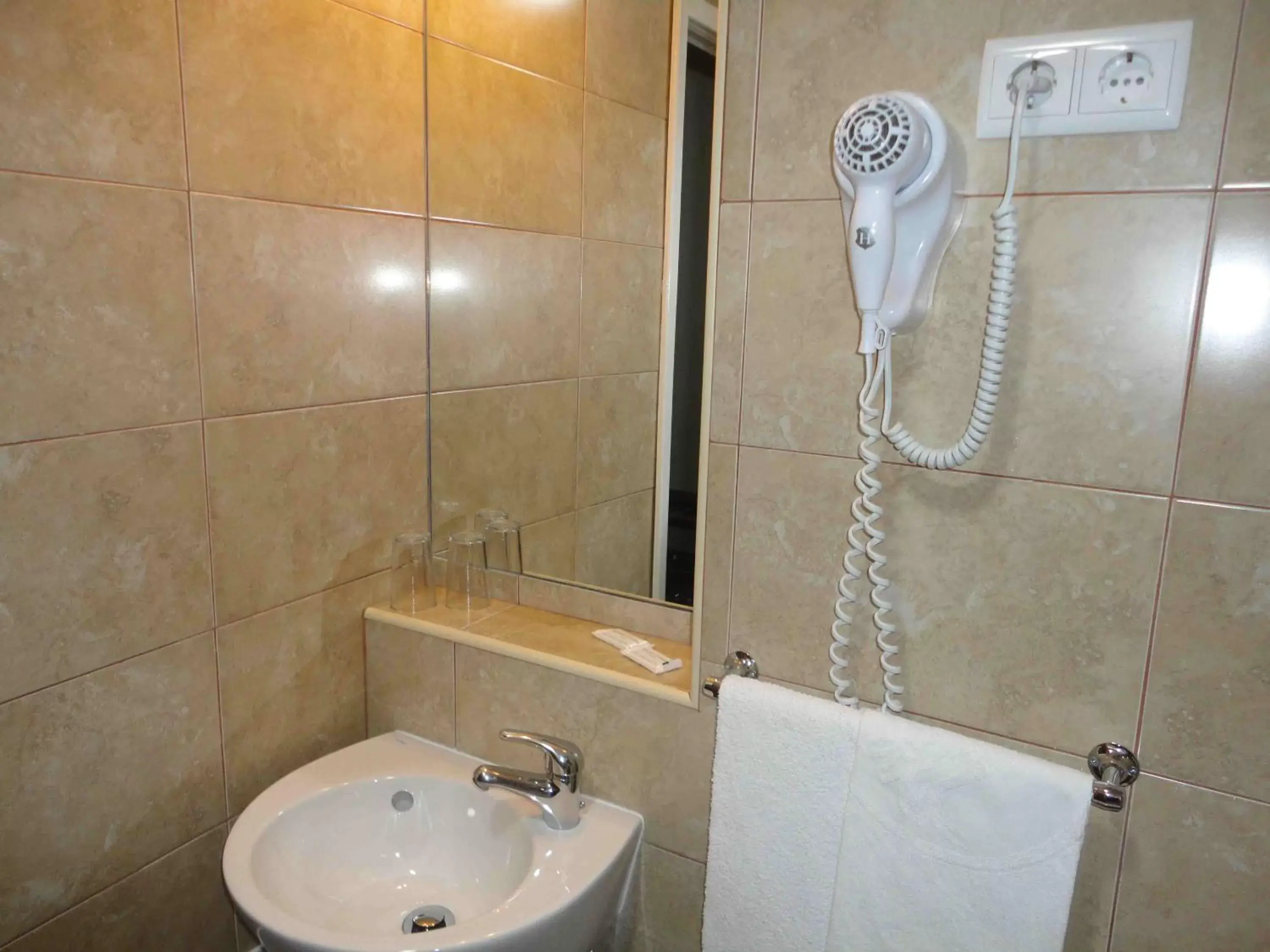Toilet, Bathroom in Hotel Domus