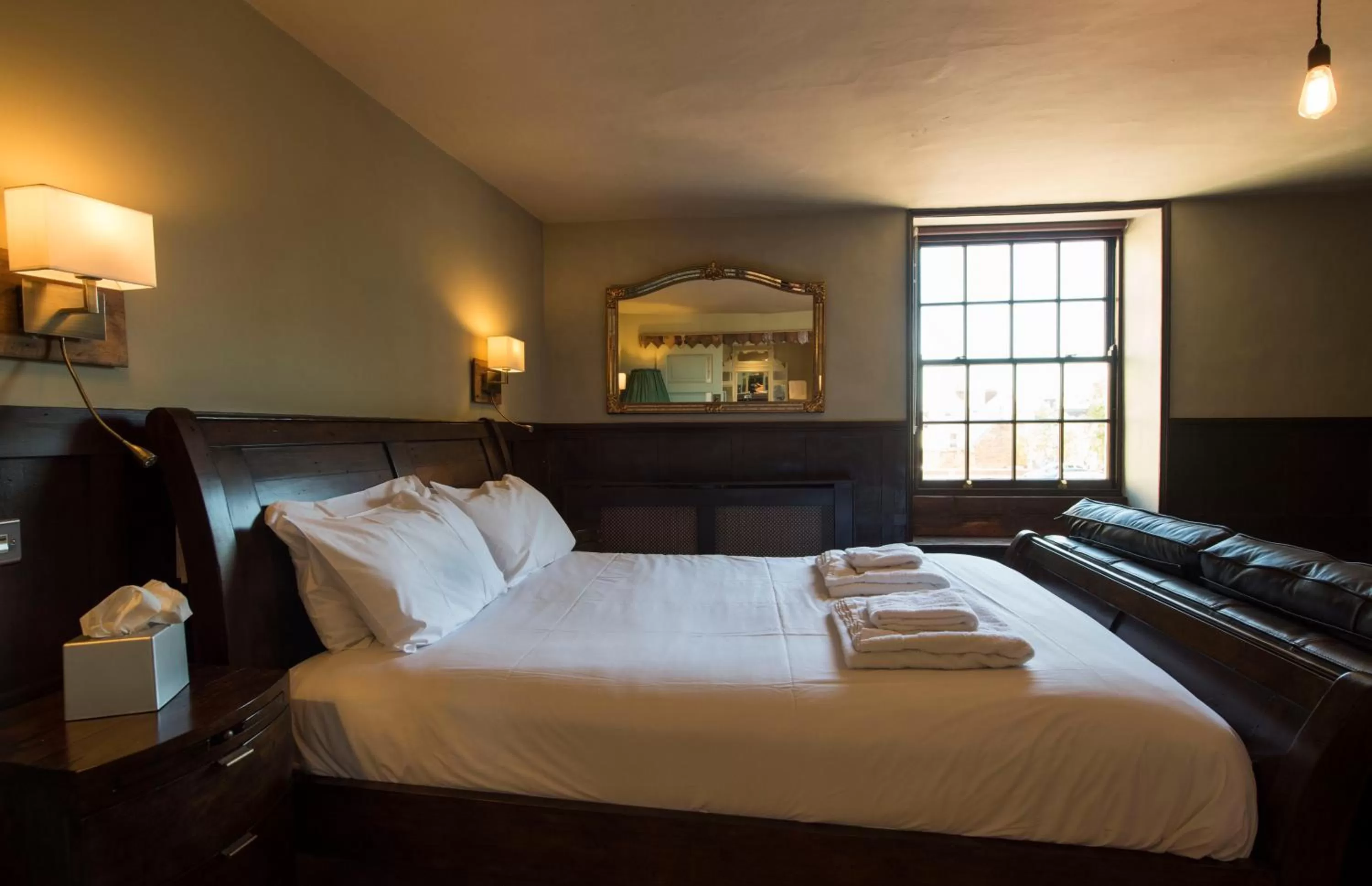 Bedroom, Bed in Alma Inn & Dining Rooms