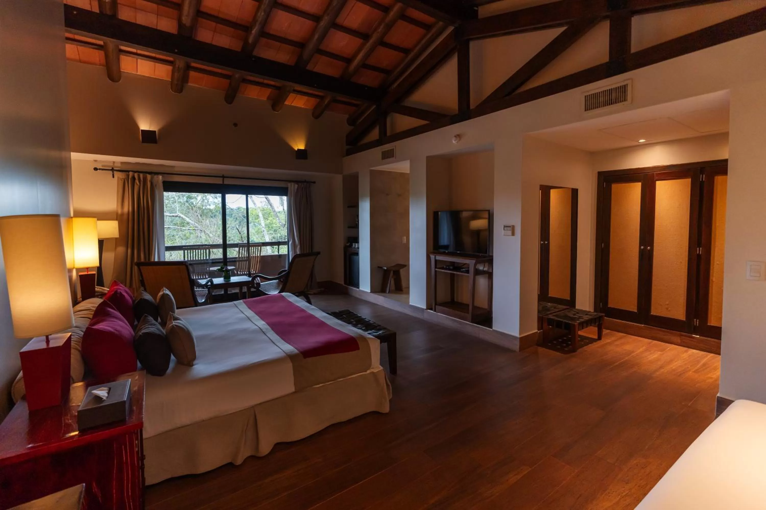 Bed in Loi Suites Iguazu Hotel