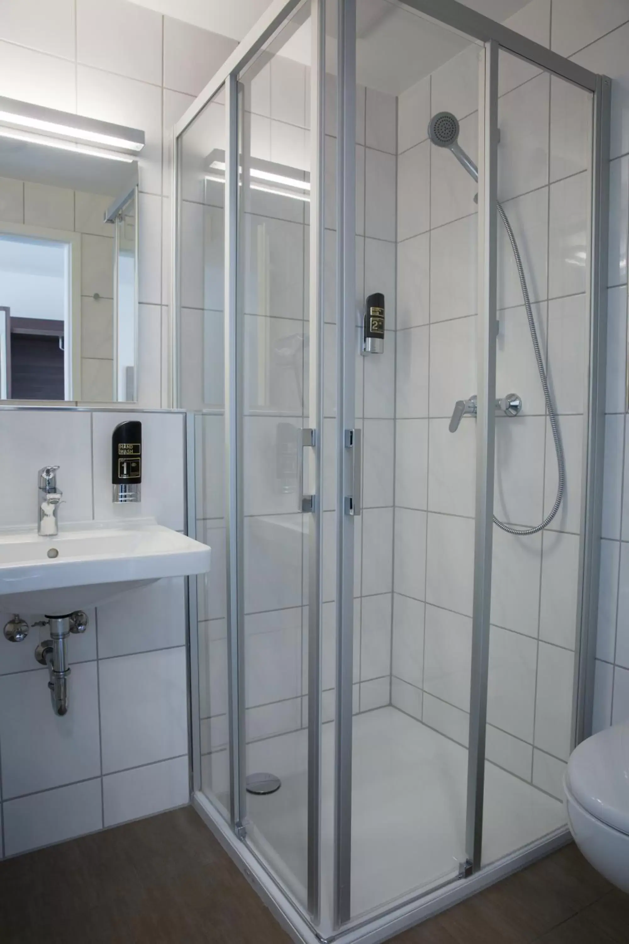 Shower, Bathroom in Goethe Conference Hotel by Trip Inn