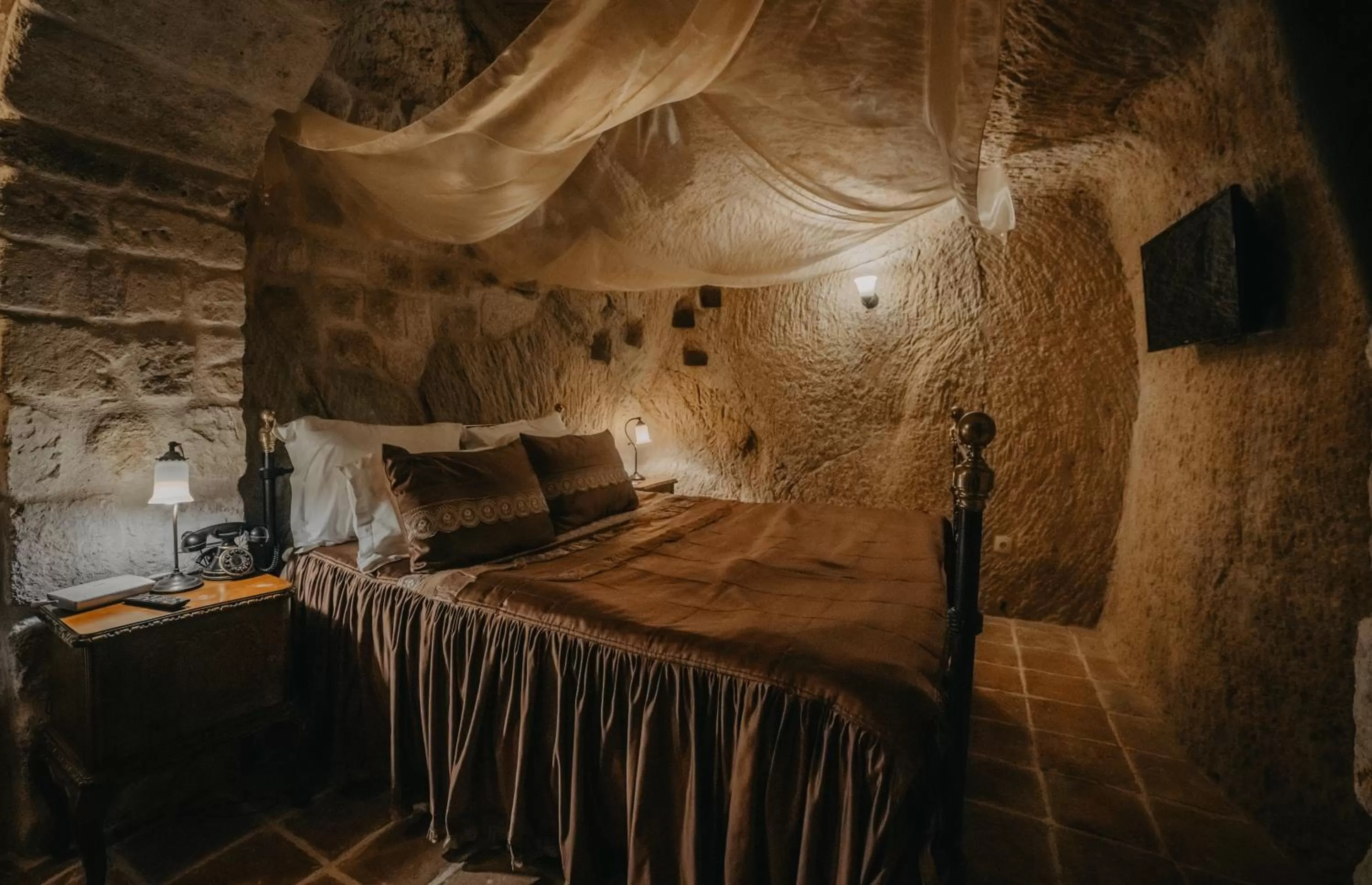Photo of the whole room, Bed in Dere Suites Cappadocia