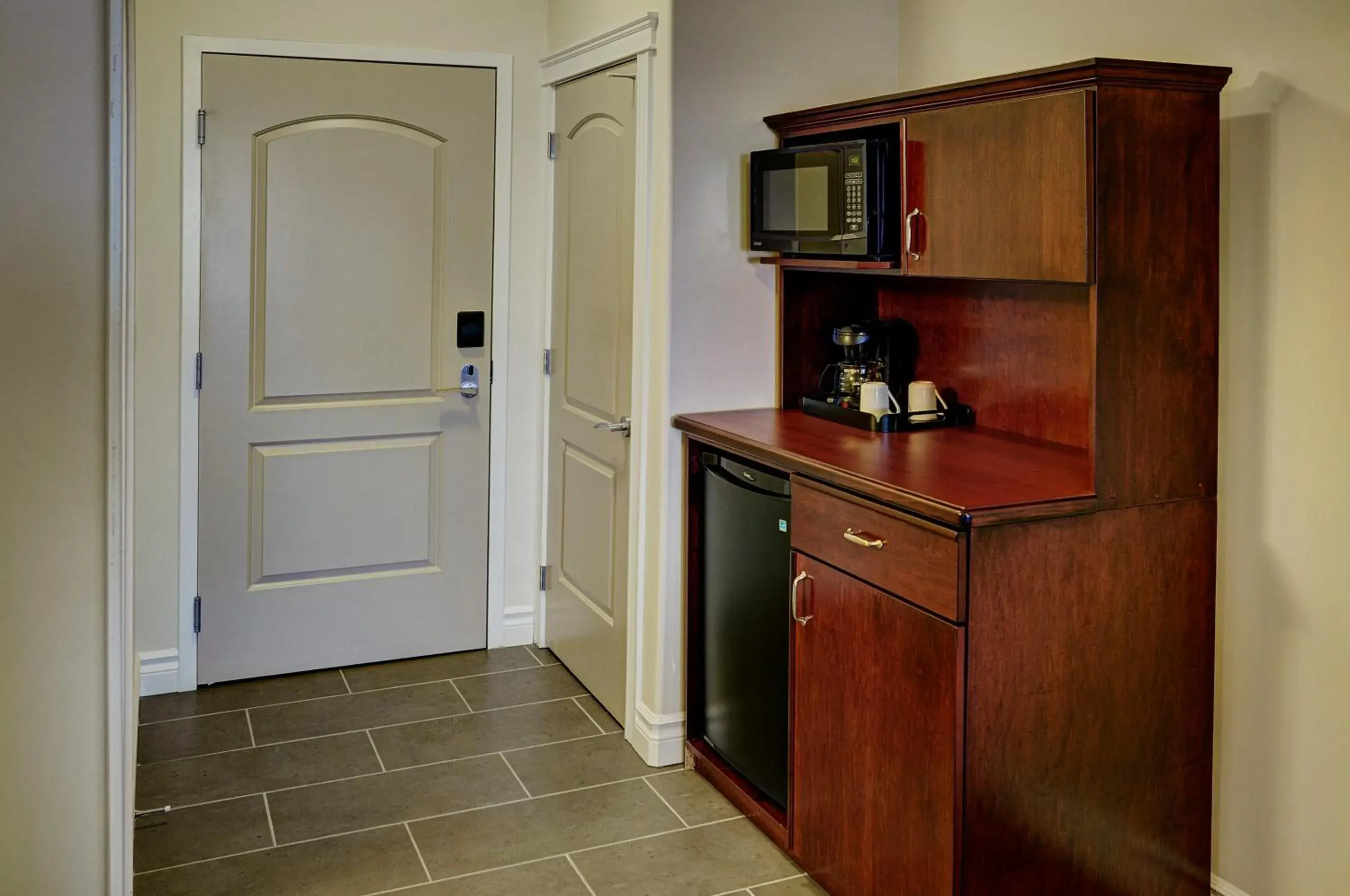 Decorative detail, Kitchen/Kitchenette in Chateau Nova Yellowhead