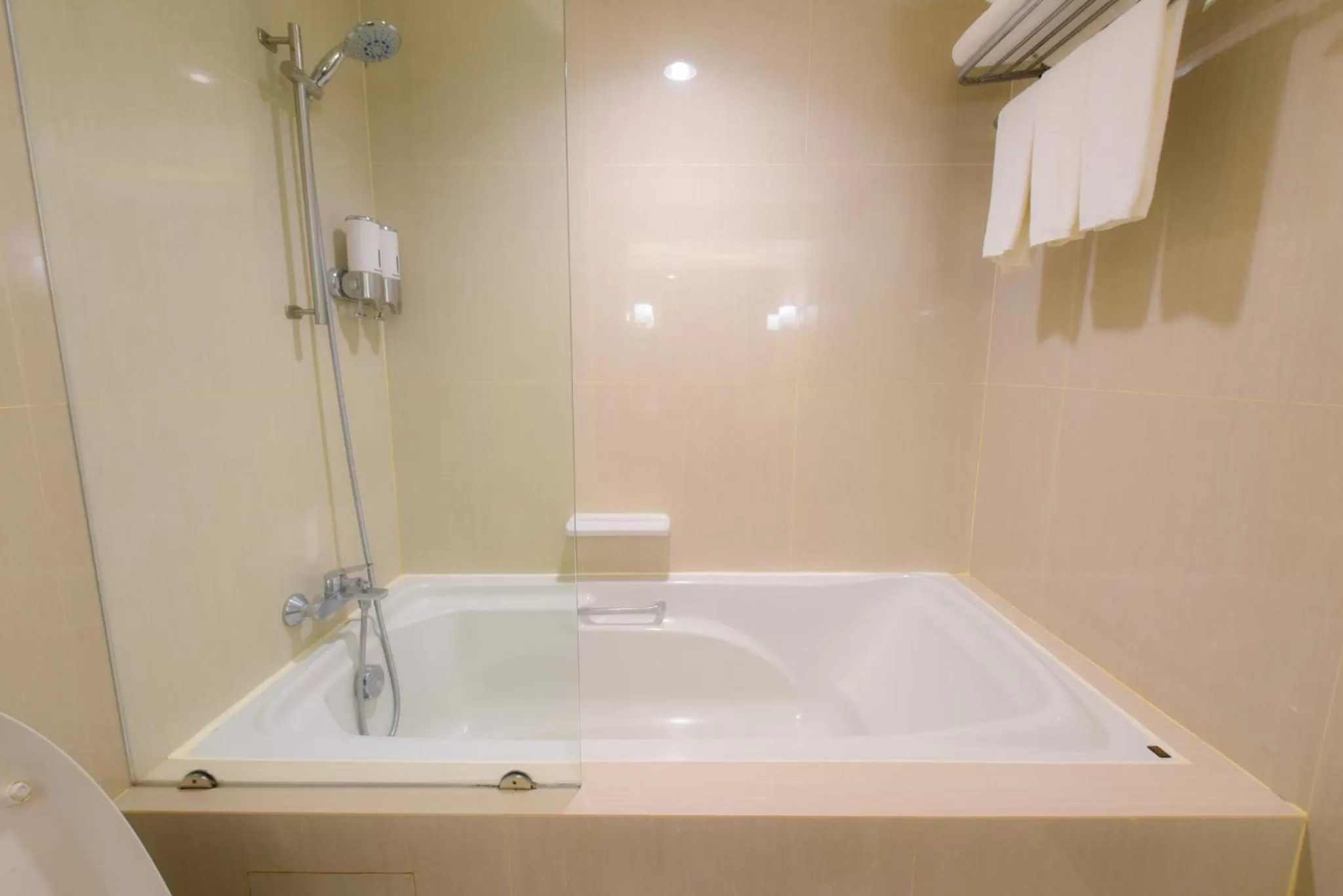 Bath in Silom Serene A Boutique Hotel