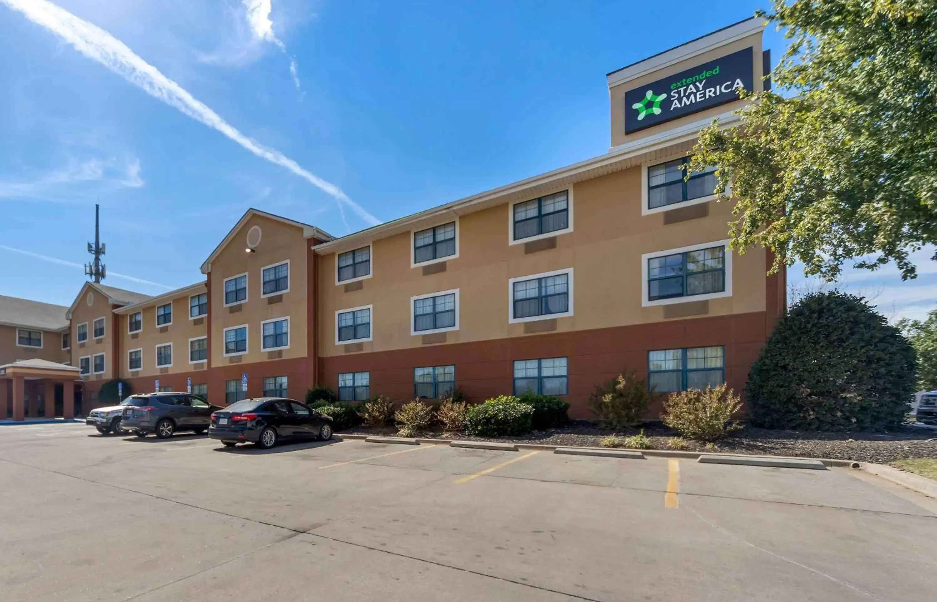 Property Building in Extended Stay America Suites - Oklahoma City - NW Expressway