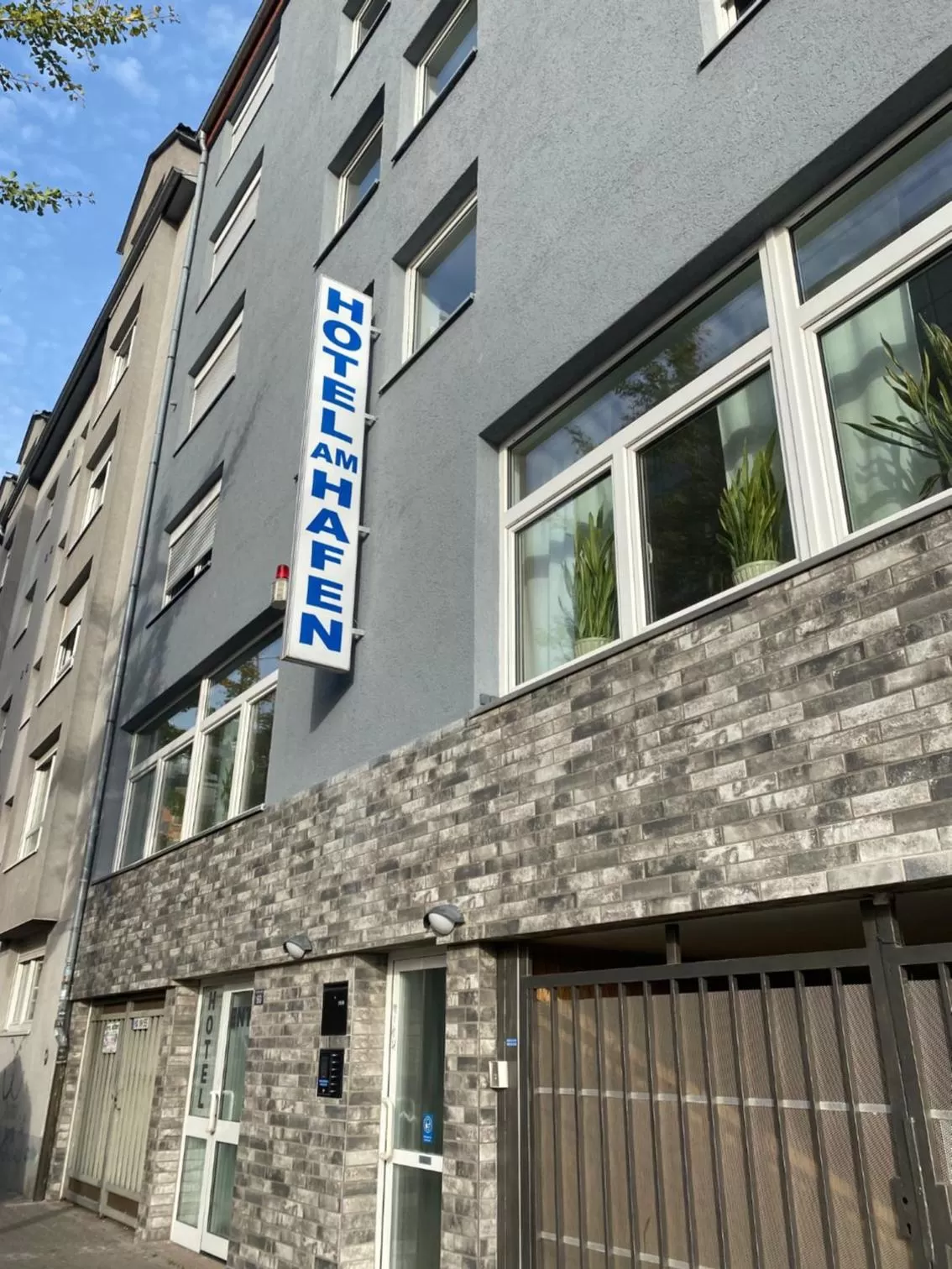 Property building in Hotel am Hafen