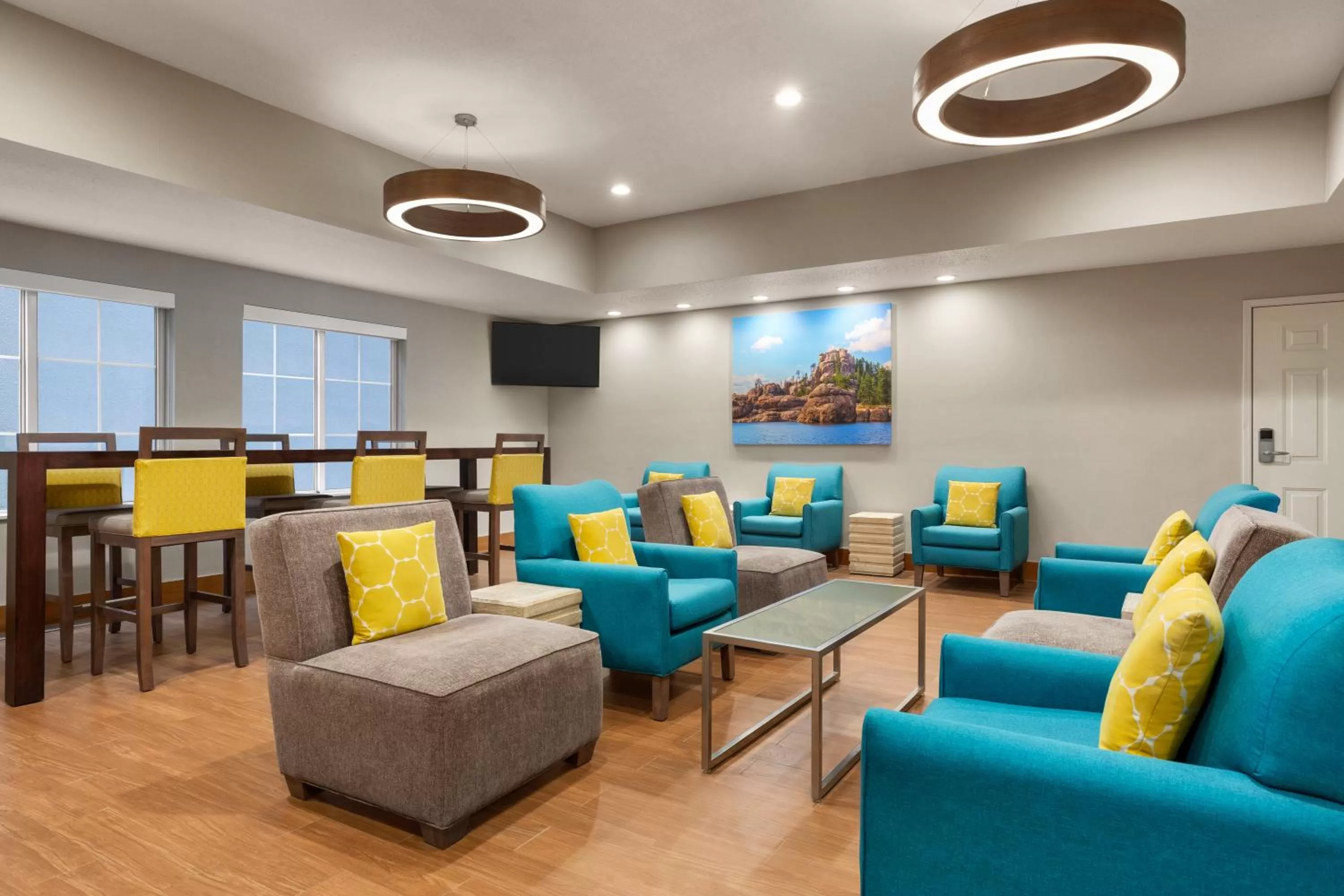 Lobby or reception in La Quinta Inn and Suites by Wyndham at WaTiki Waterpark