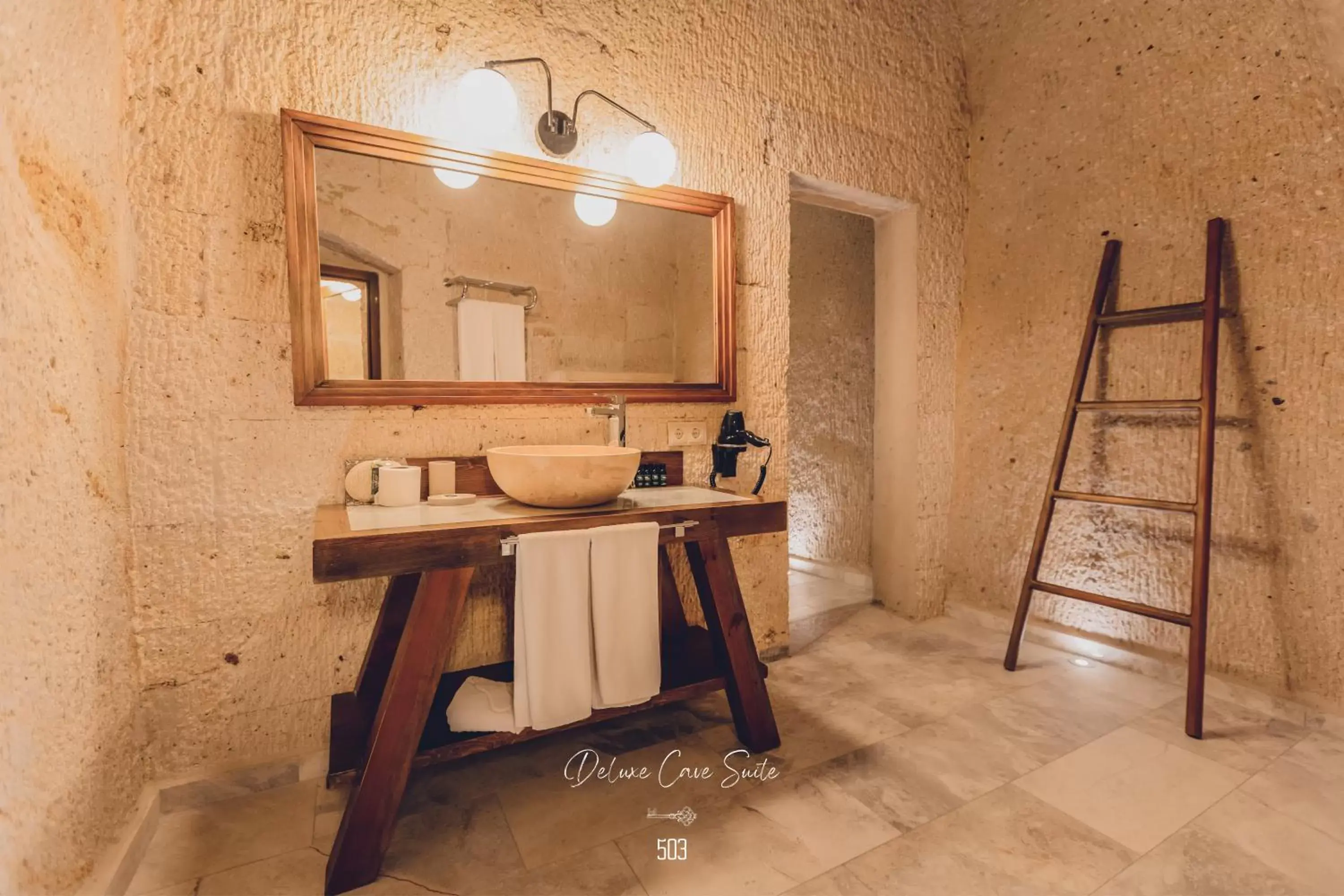 Toilet, Bathroom in Nino Cave Suites